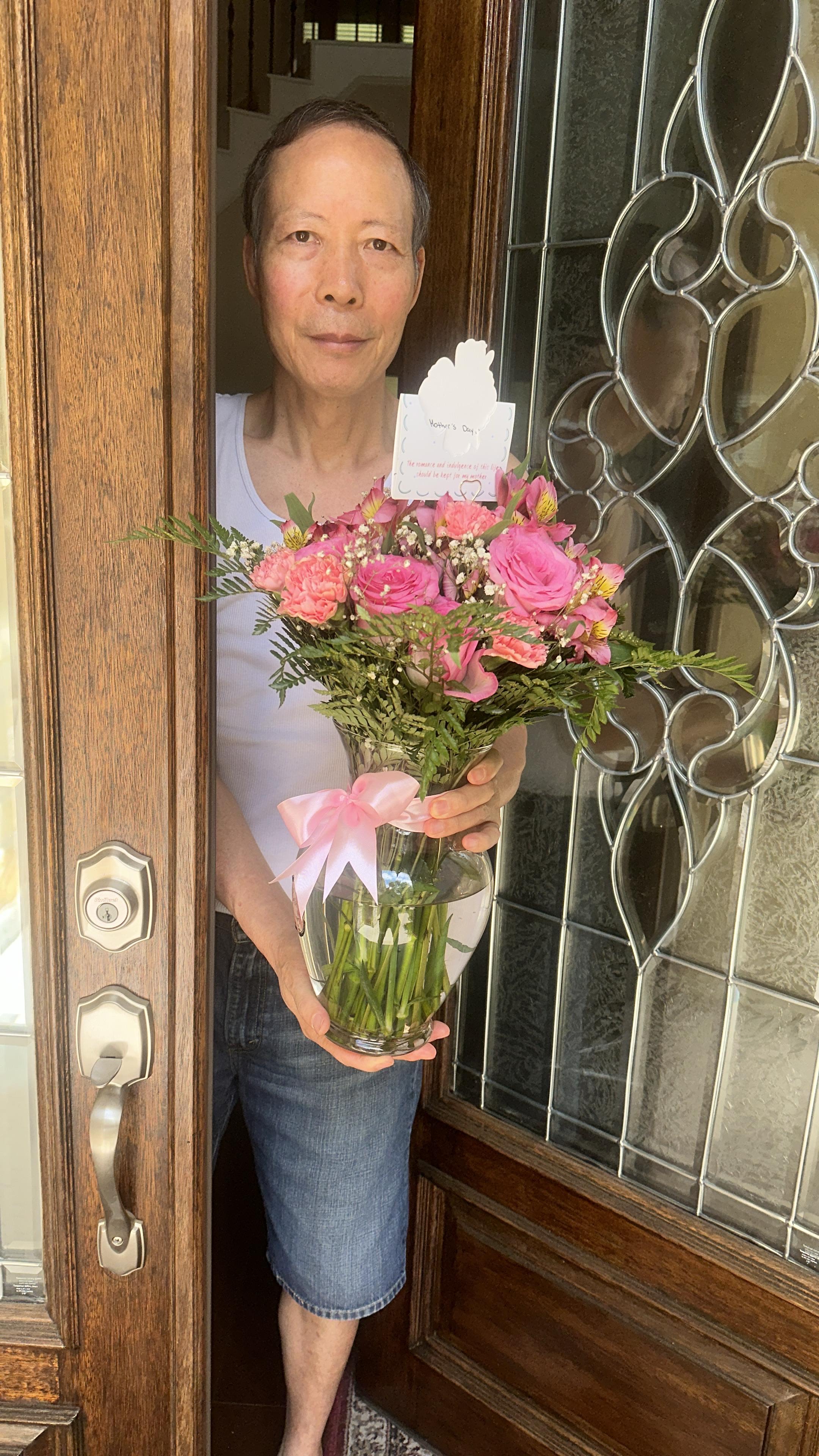Bouquet pink in a vase