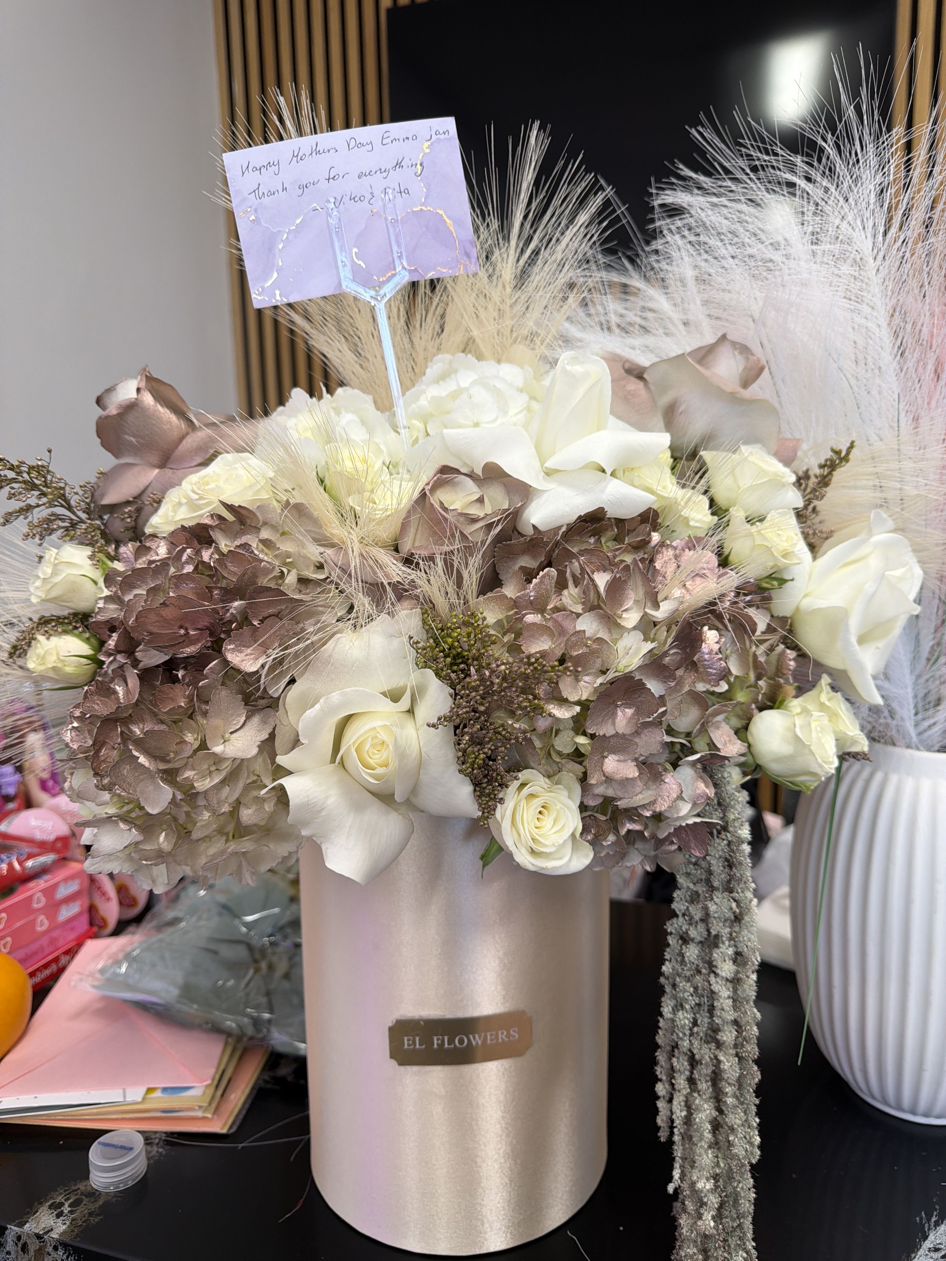 Box of nude flowers