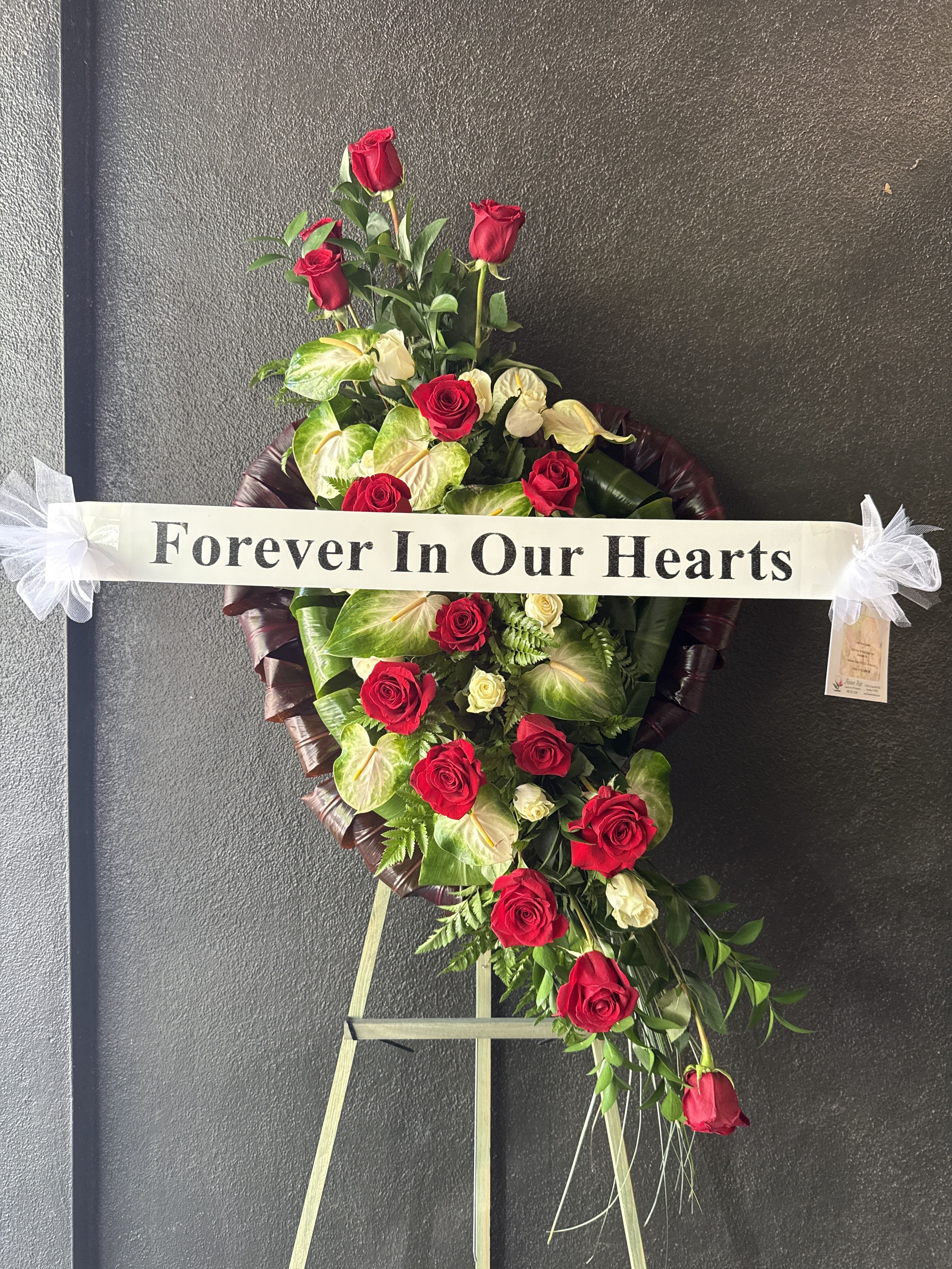 Ti Fill Heart Wreath with Roses Sprays wreath - F020001