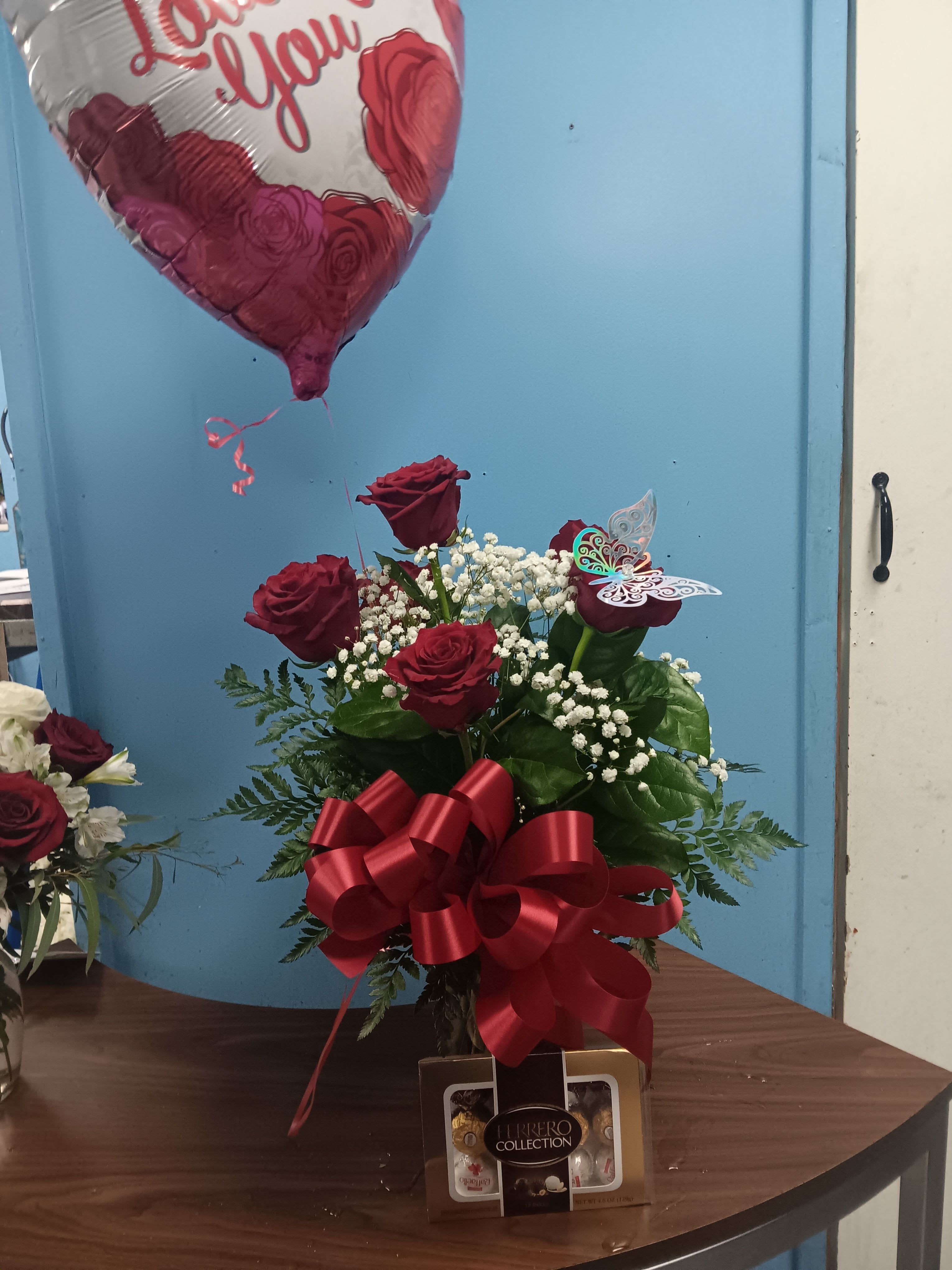 1/2 Dozen Roses Simply Enchanting