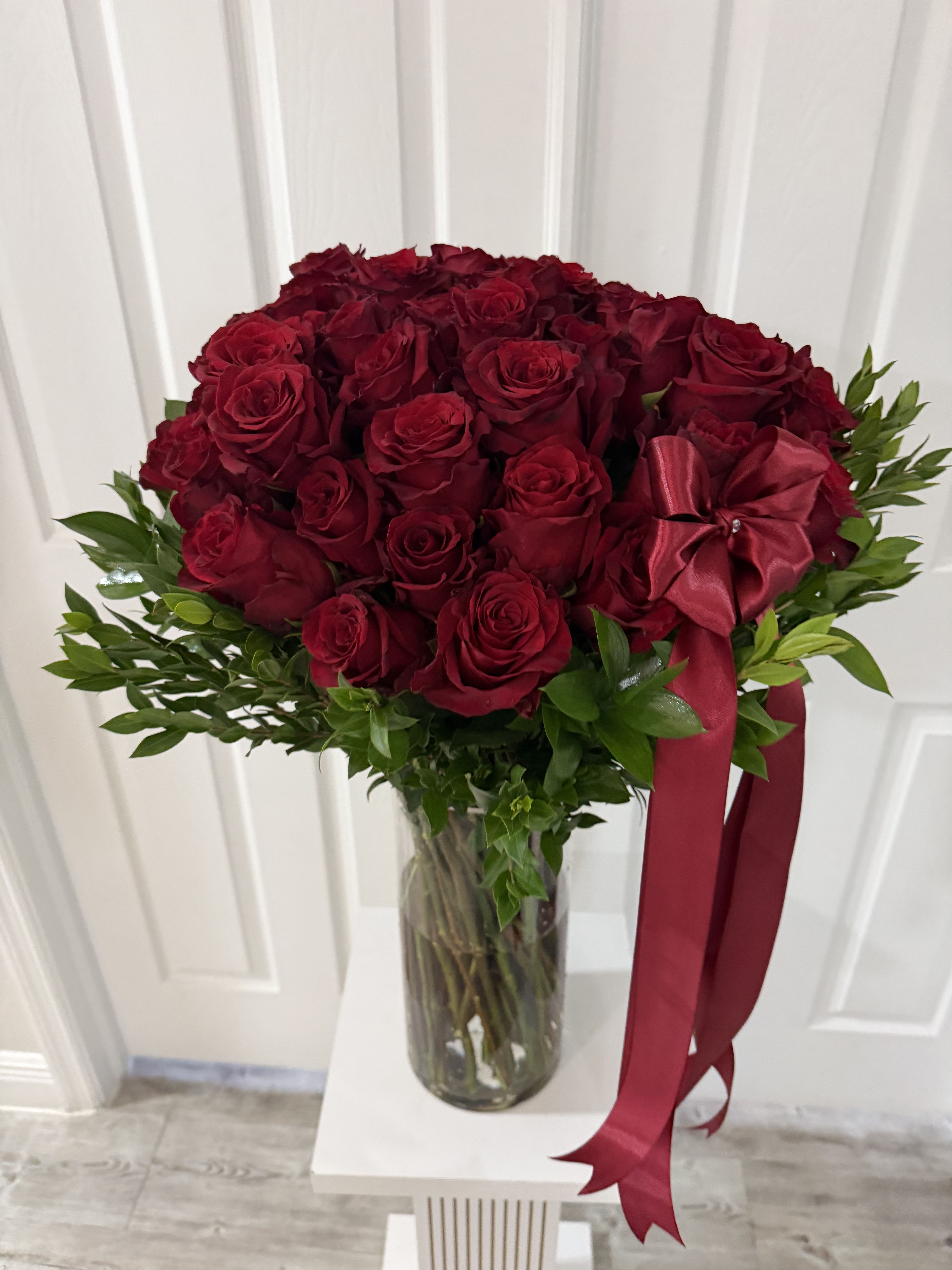 50 Red Roses in a Glass Vase
