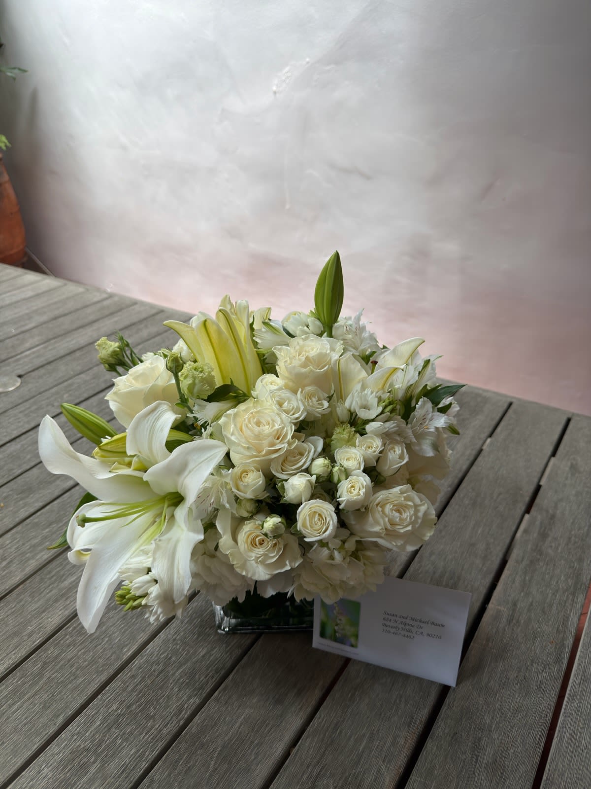 Timeless Elegance: The Classic Sweet White Arrangement