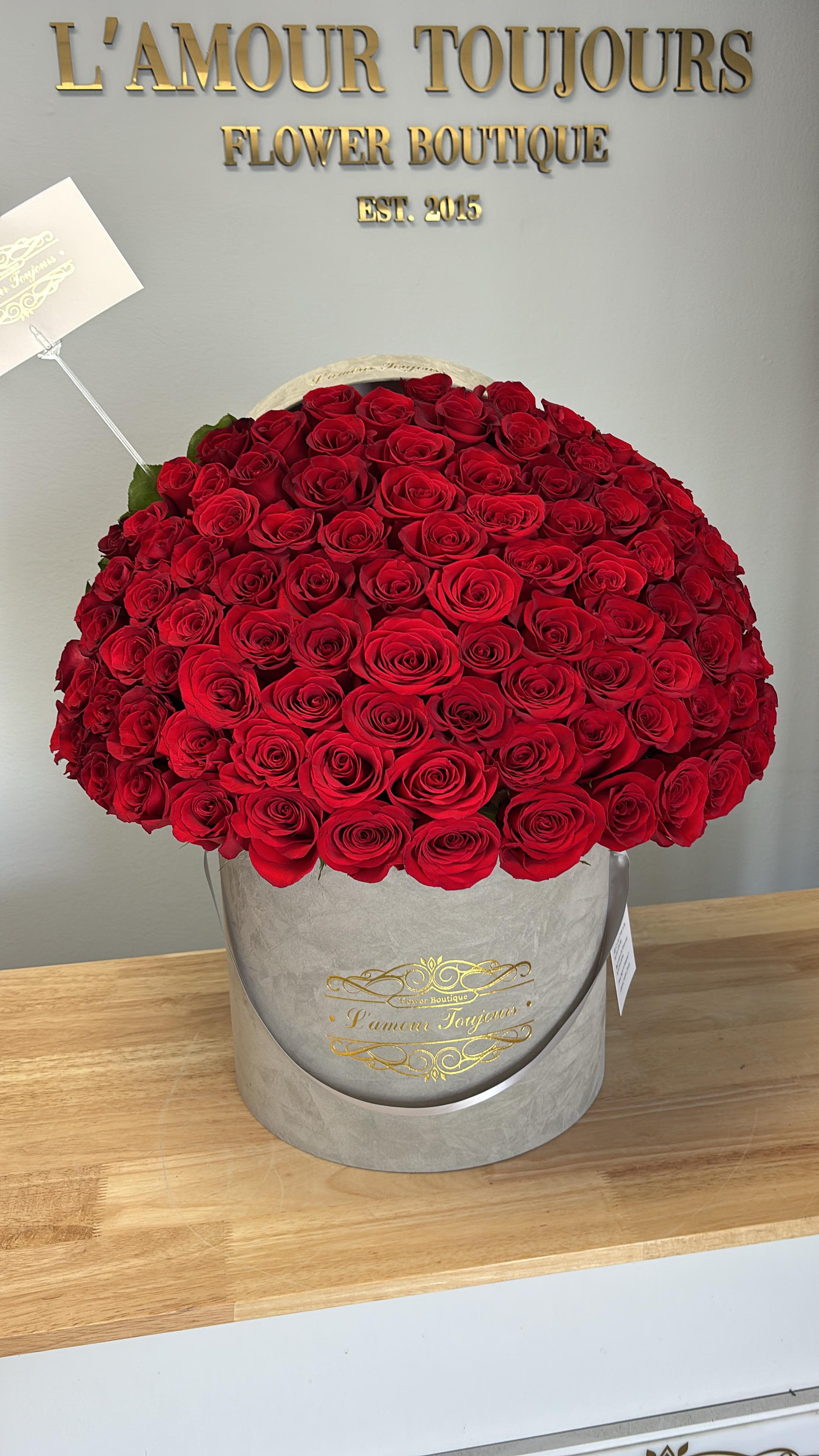 100 Red Roses Signature Box