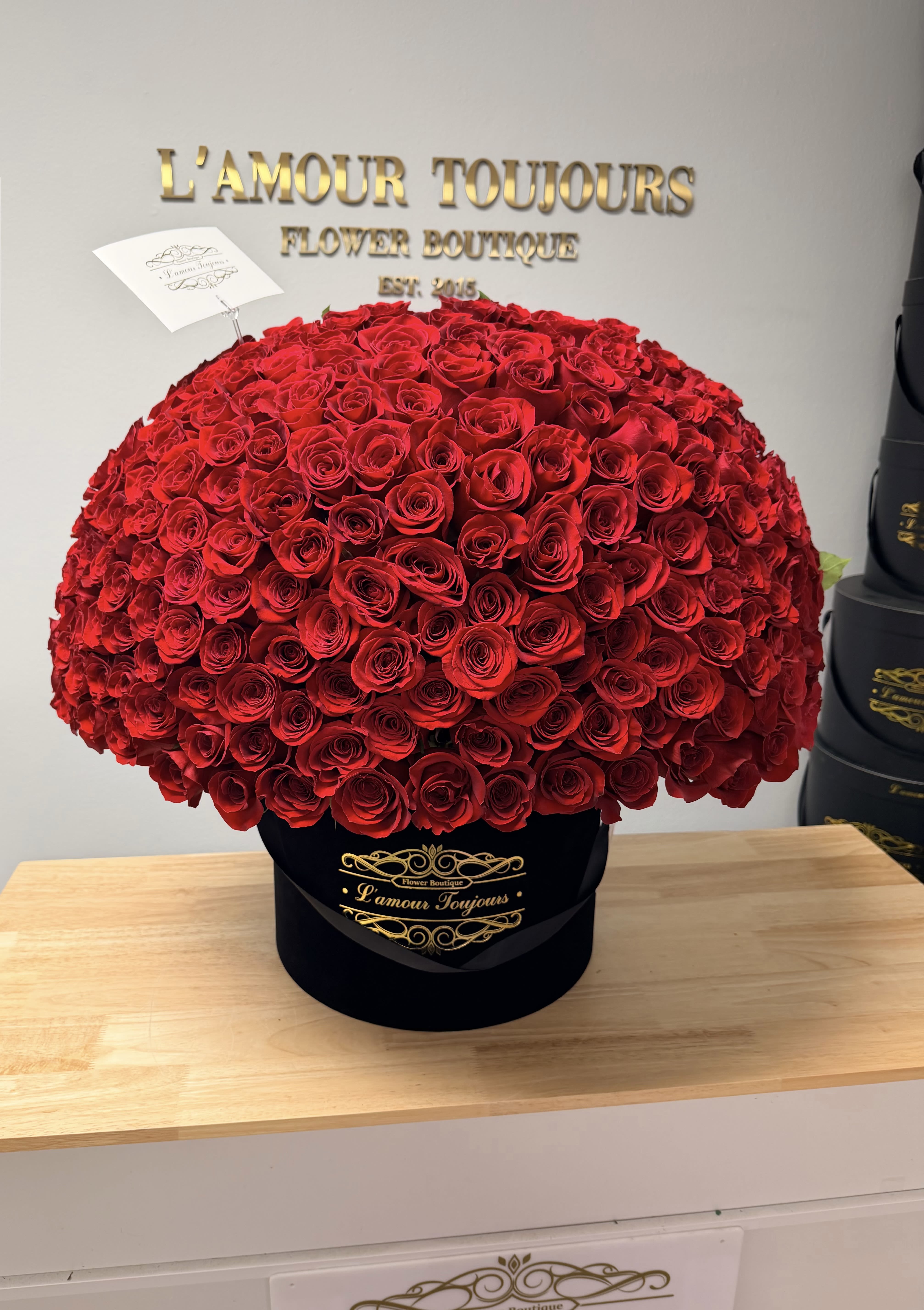 200 Roses Signature Box - Santa Ana Same Day Flower Delivery