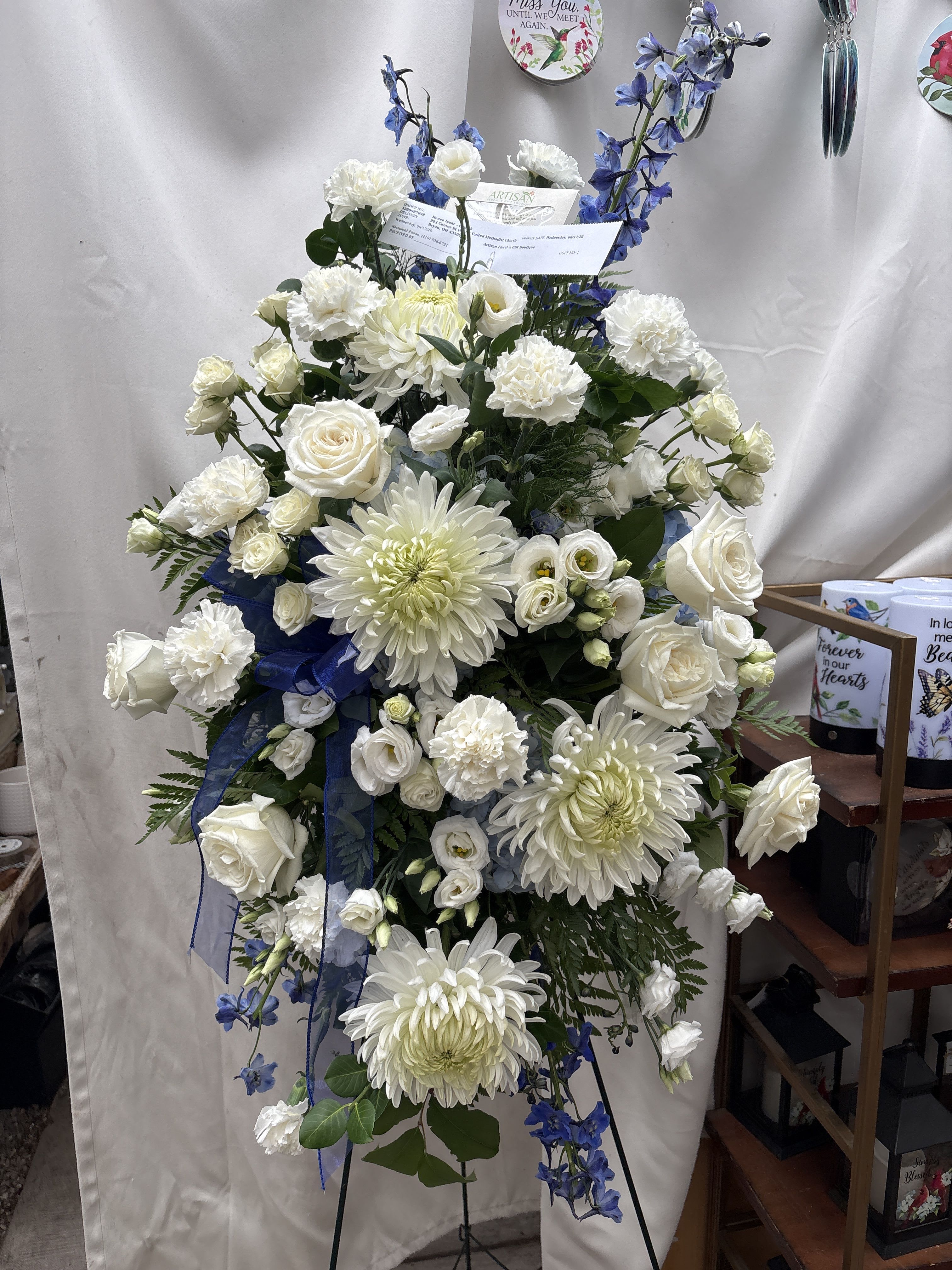 WISTFUL ELEGANCE FUNERAL EASEL