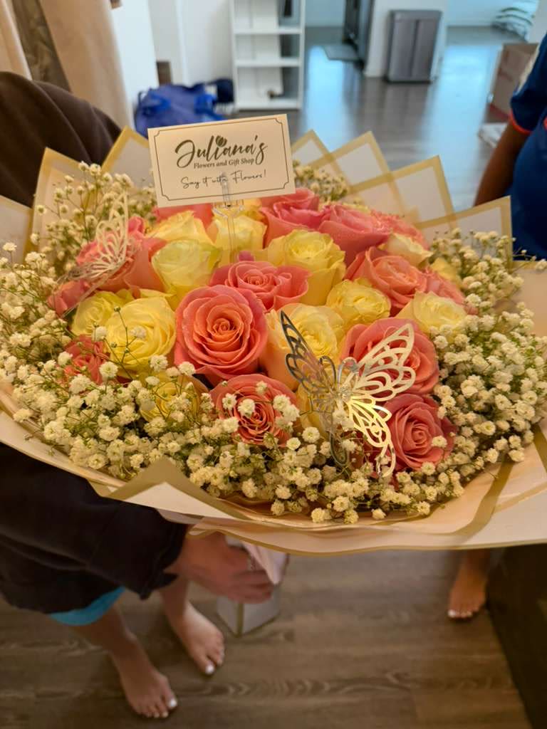 Bouquet of 25 roses