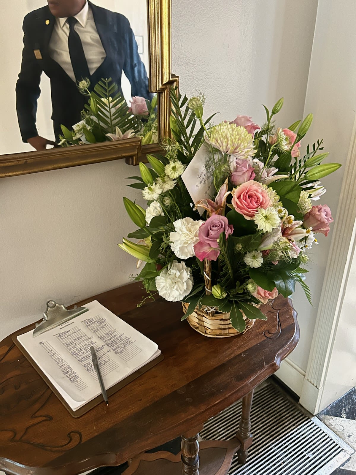 Royal Peace Sympathy Basket