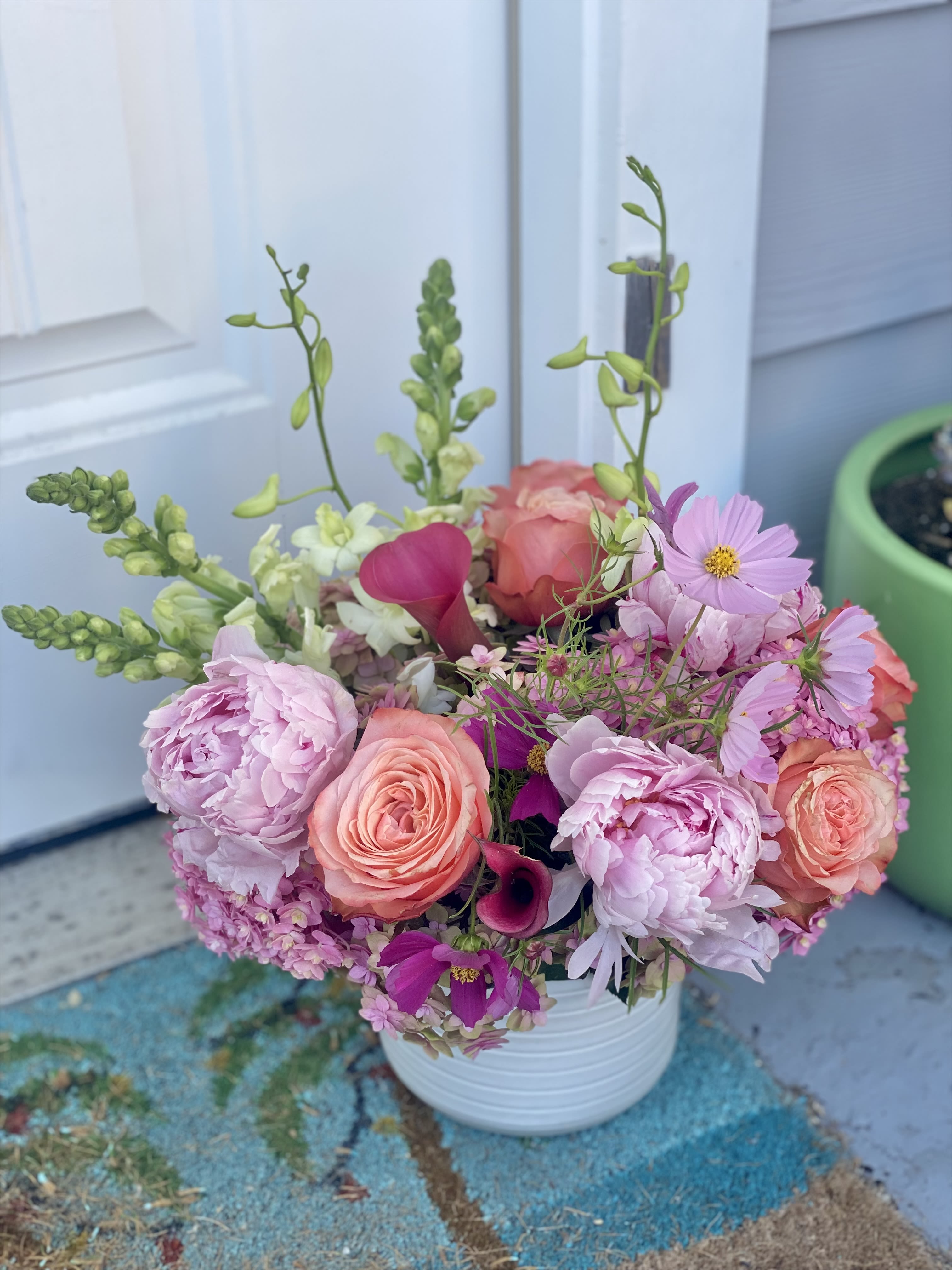 DESIGNER'S CHOICE - IN VASE - SURPRISE ME