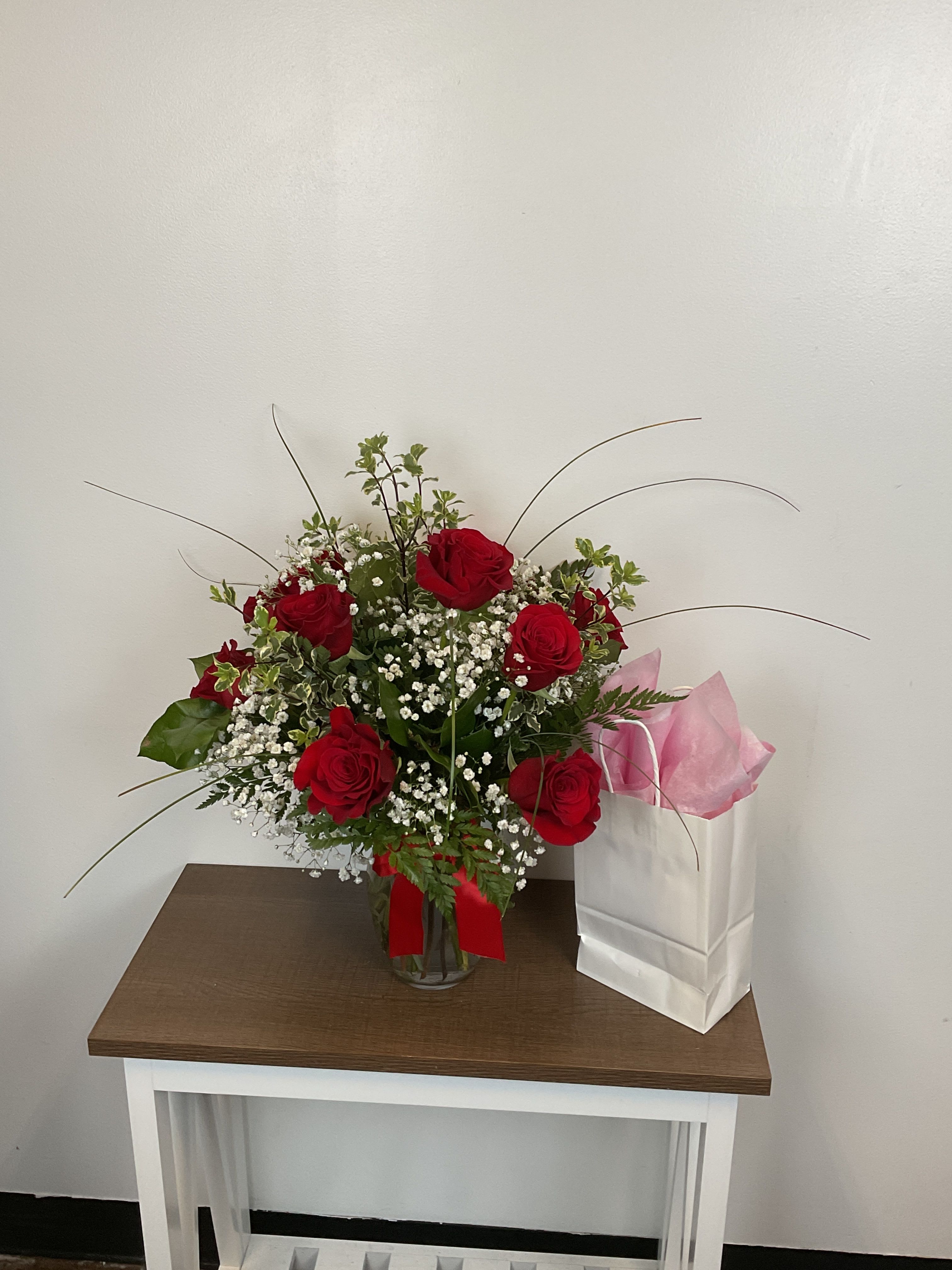 1 Dozen Short Stem Roses