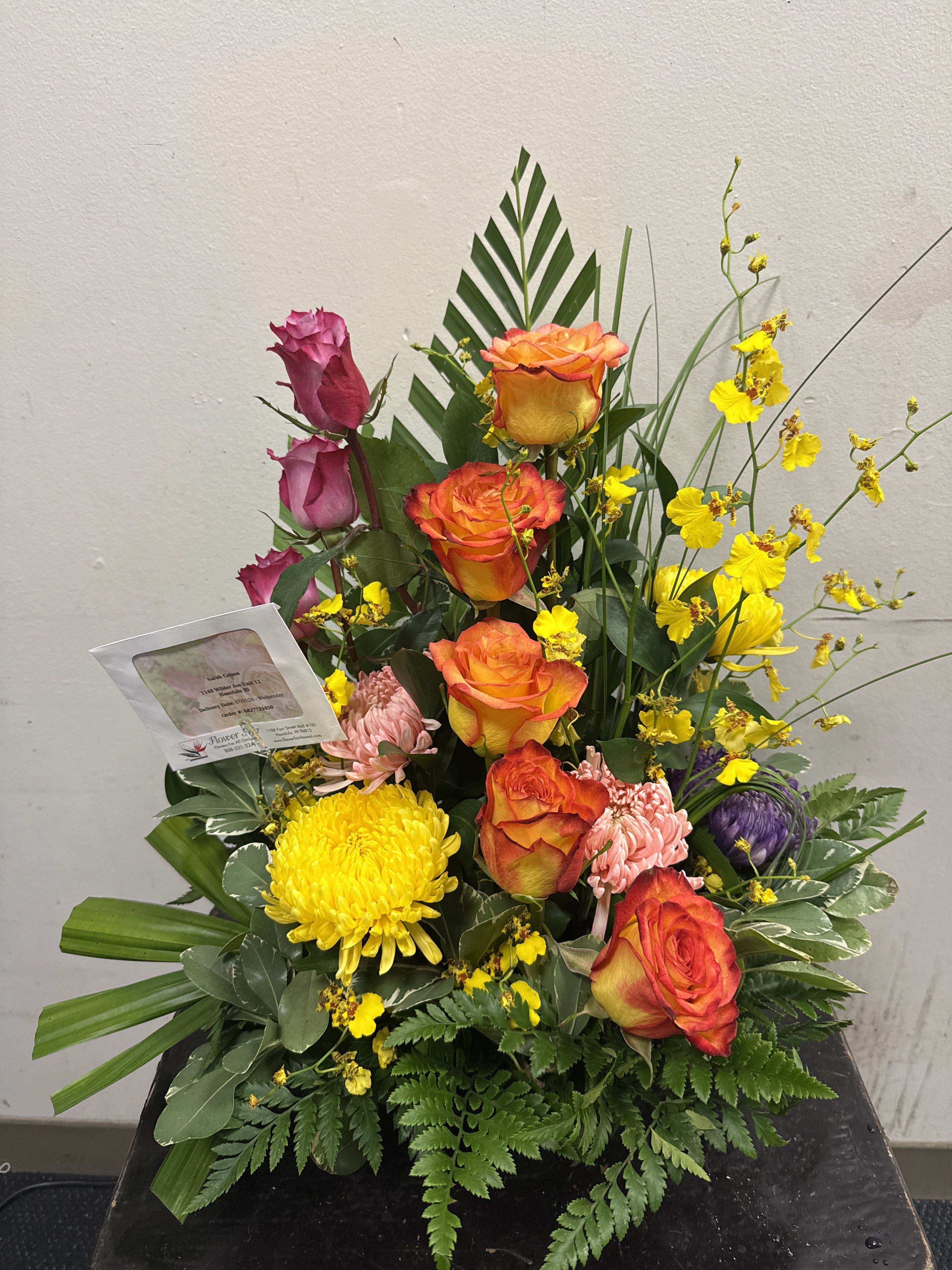 Roses and Gerbera Daisy arrangement BQ005