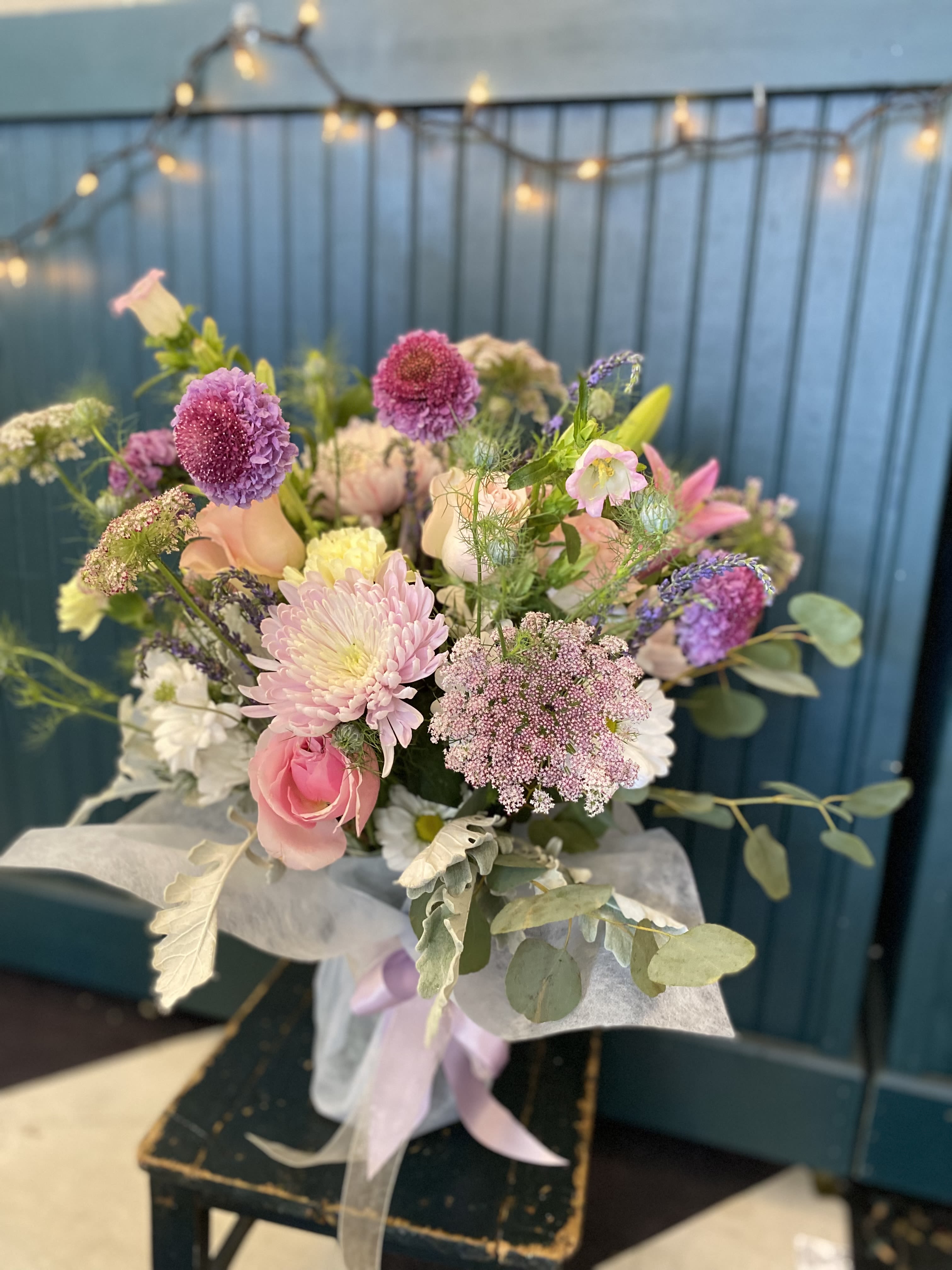Smile / Vase arrangement (Design of the Day)