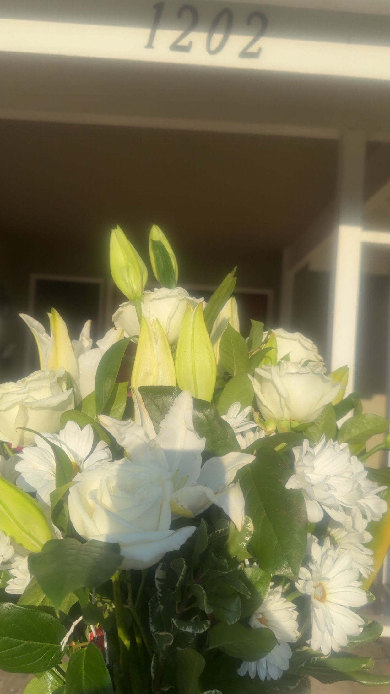 White Elegant Lily & Rose Bouquet
