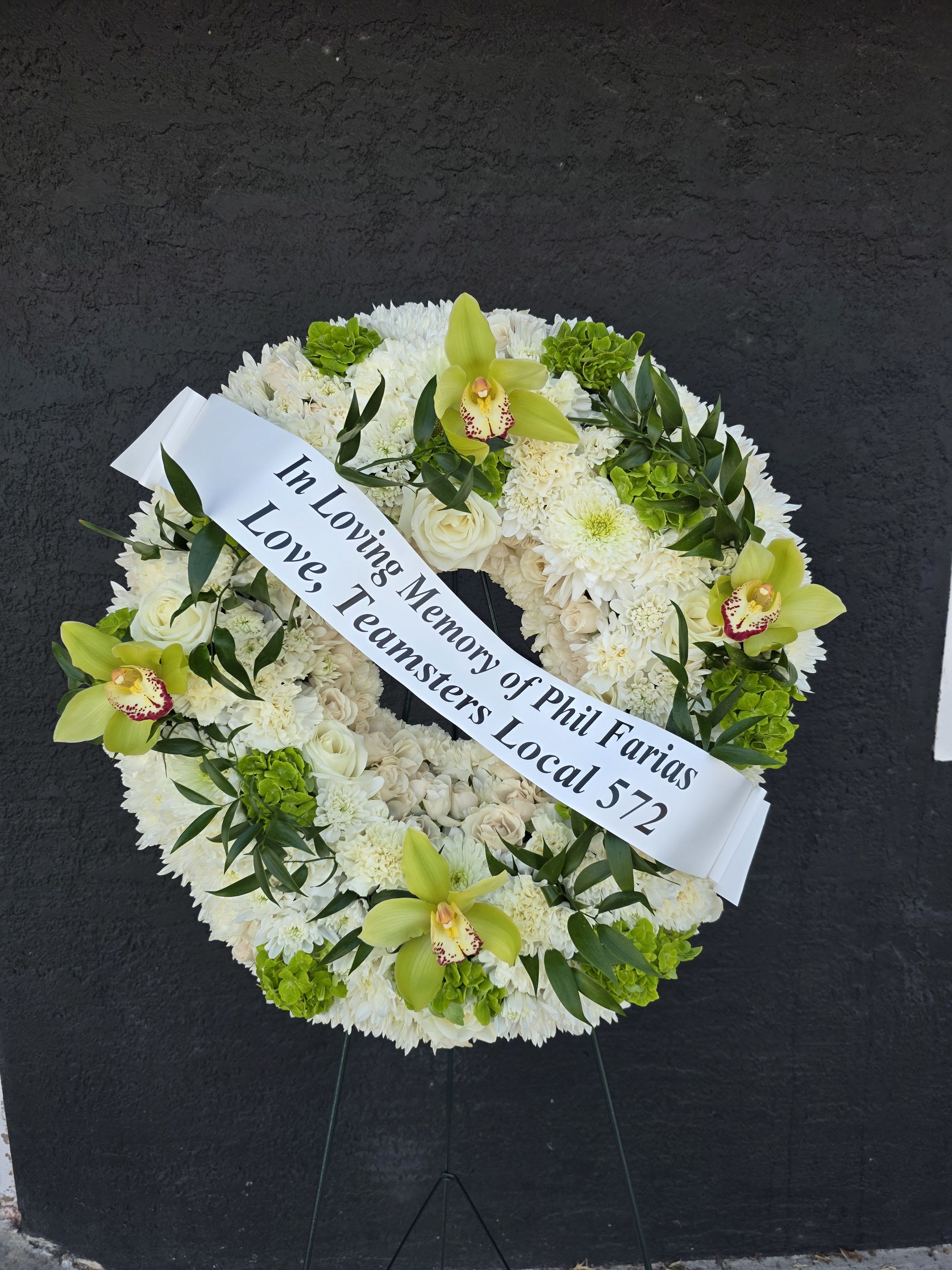 Mackmorial Tribute Wreath