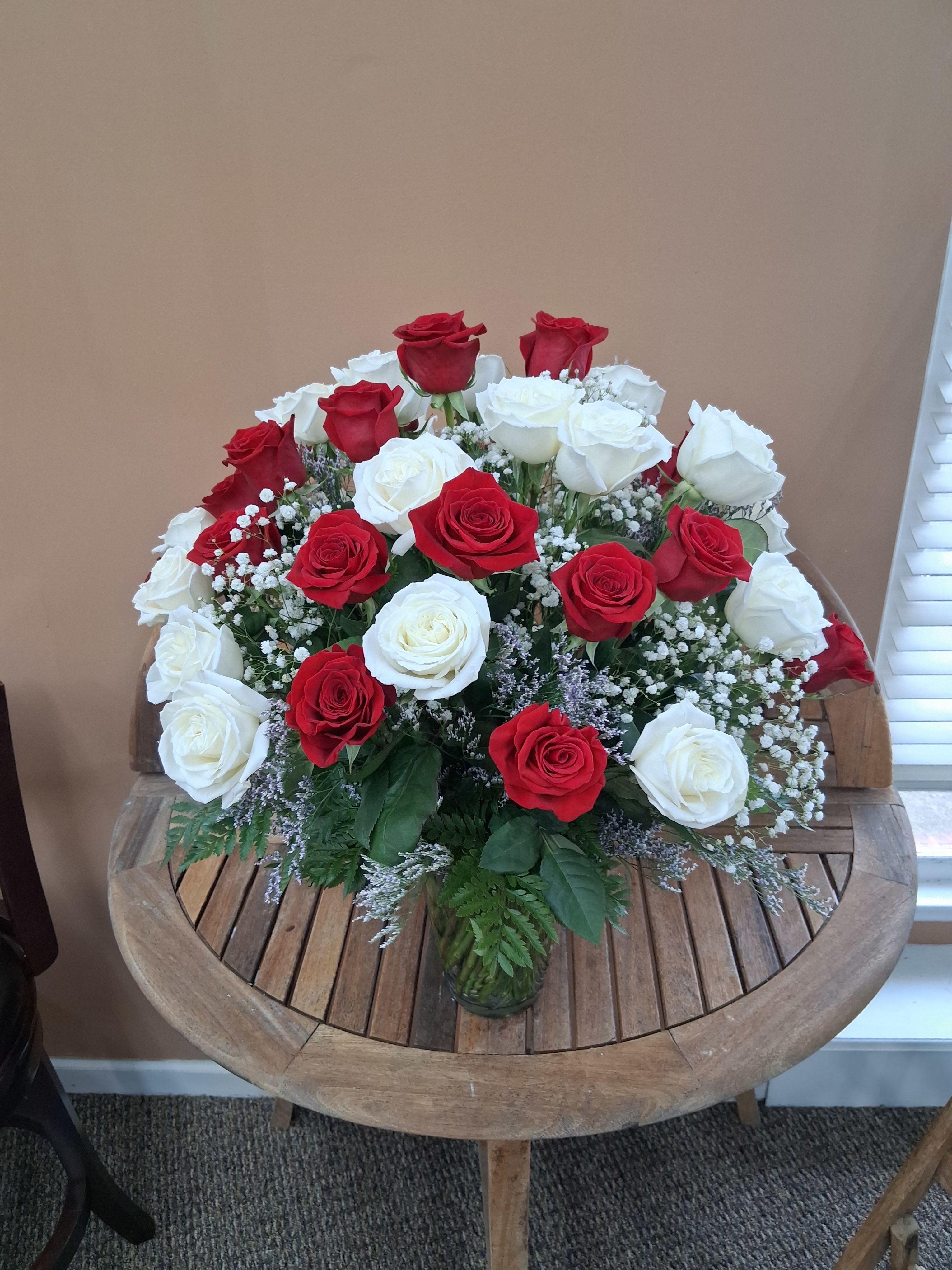 Love Has No Boundaries 3 Dozen Mix Of Red & Pink Roses With Upgraded Fillers