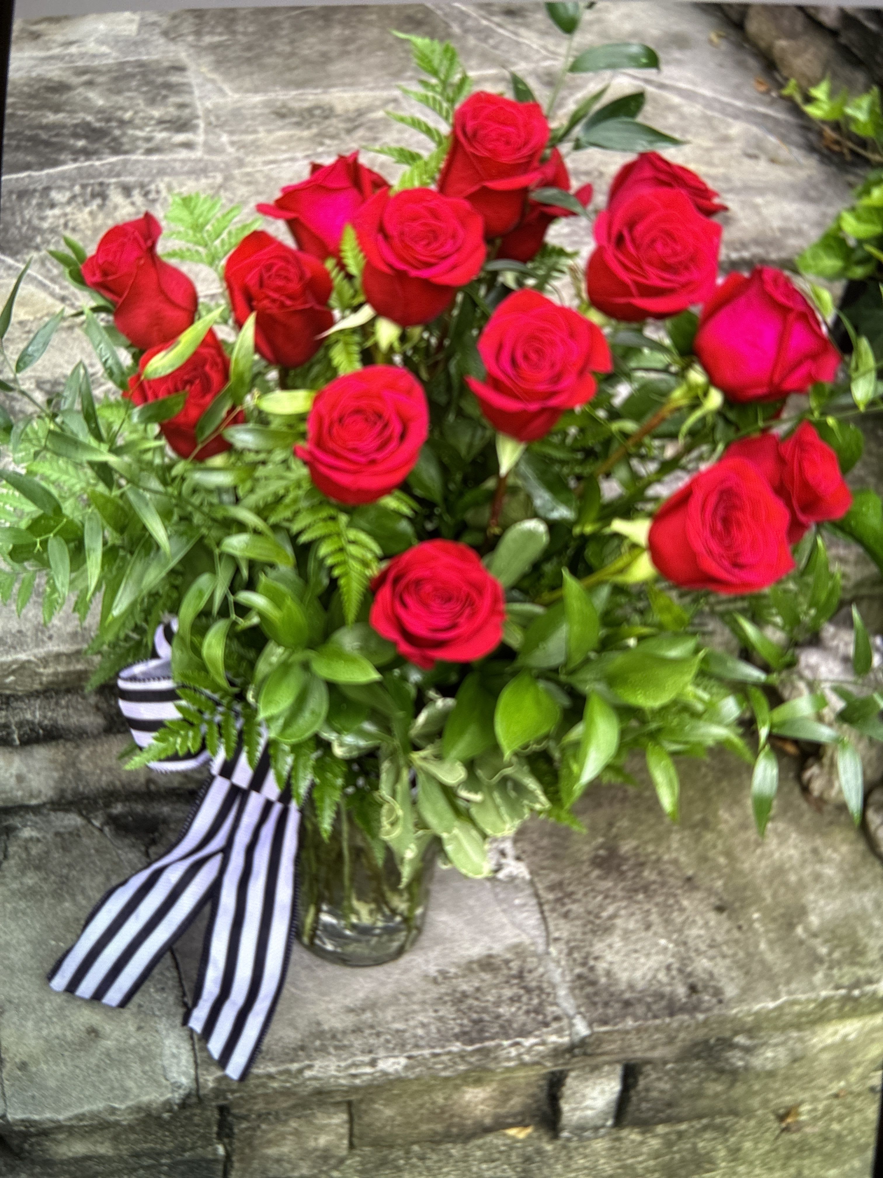 this week special!! Premium Long-Stemmed Red Roses (18/24/36 stems)