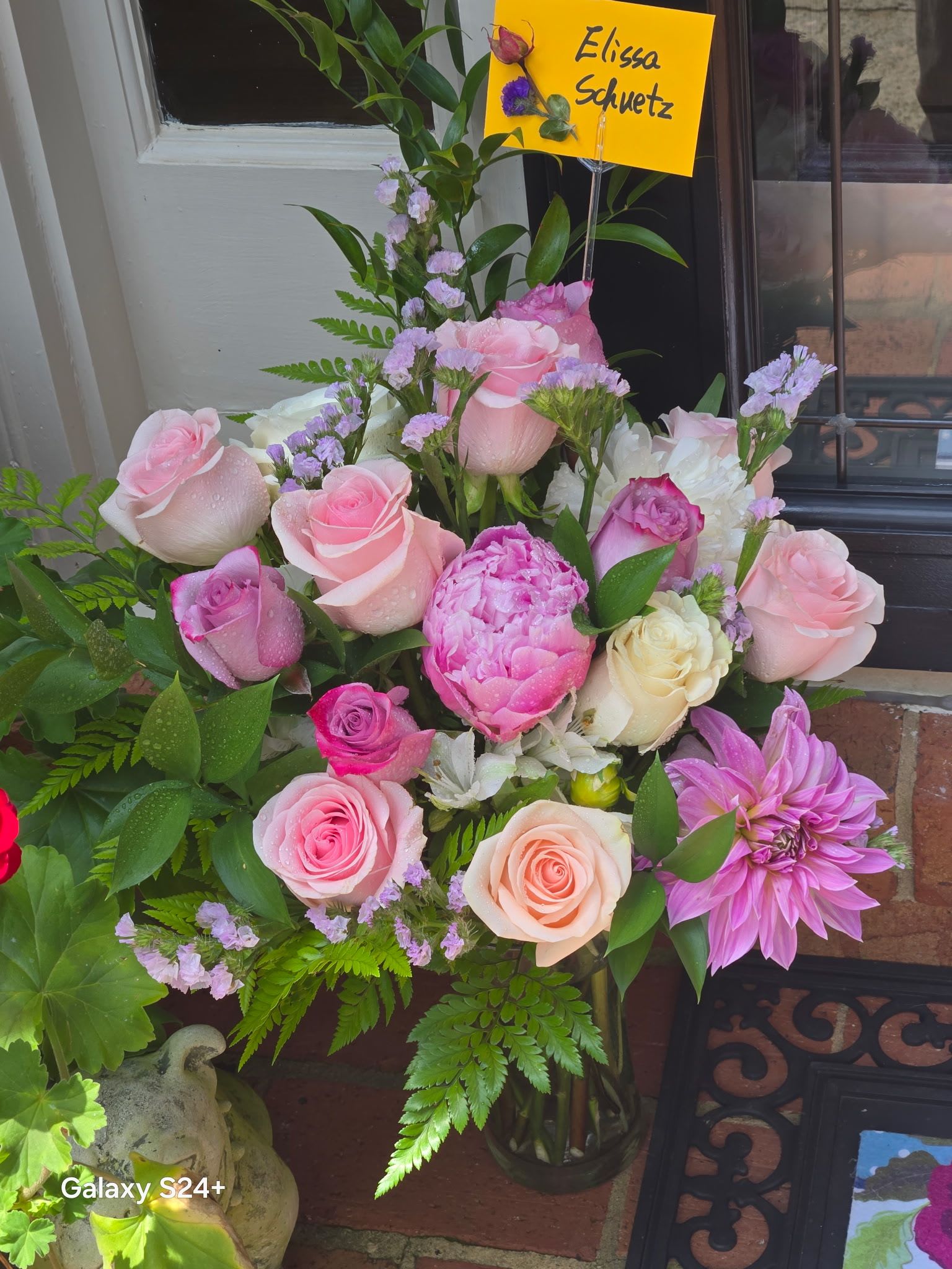 Love Flowers Florist's Design