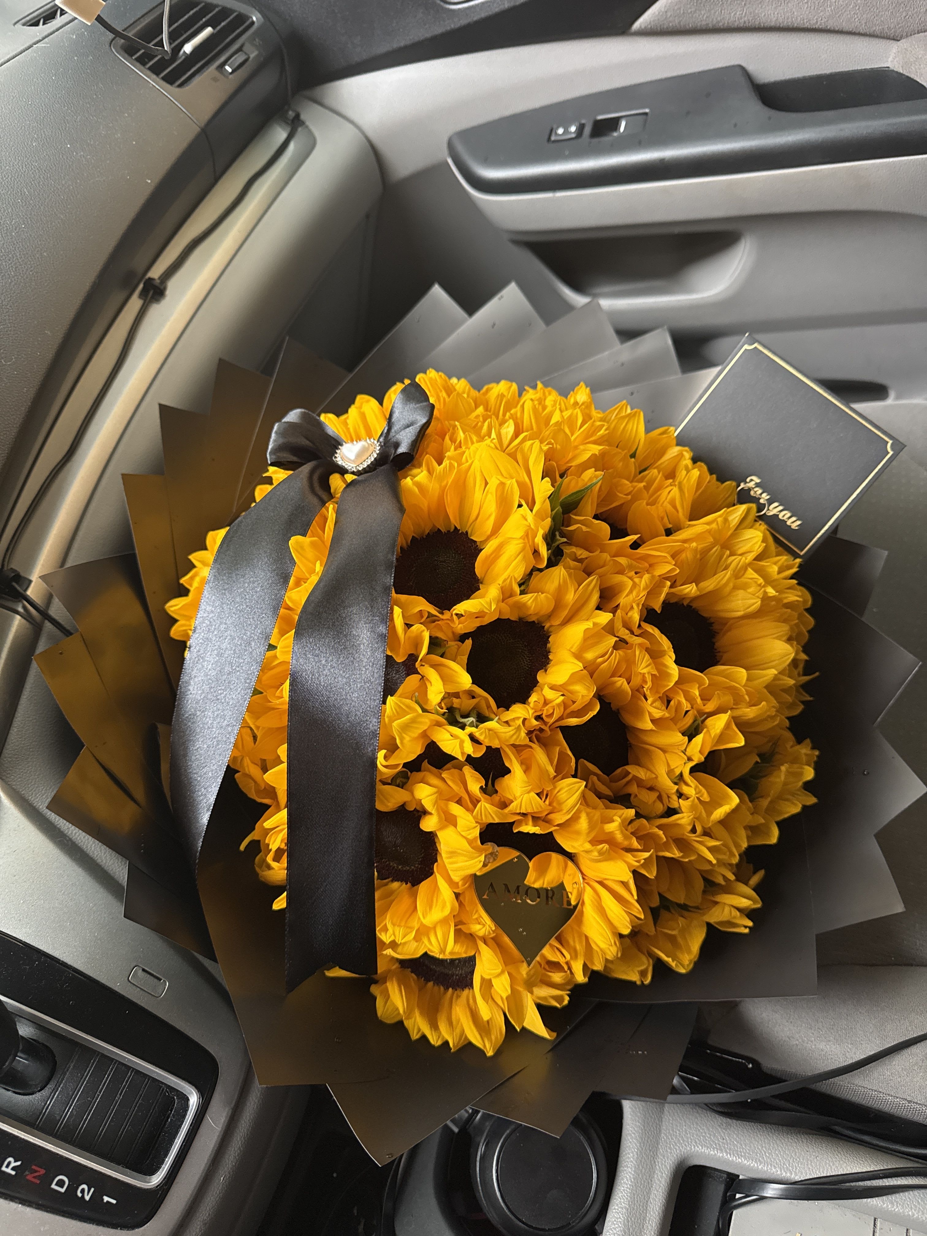 Sunflower Bouquet – Premium Fresh Sunflowers Arrangement