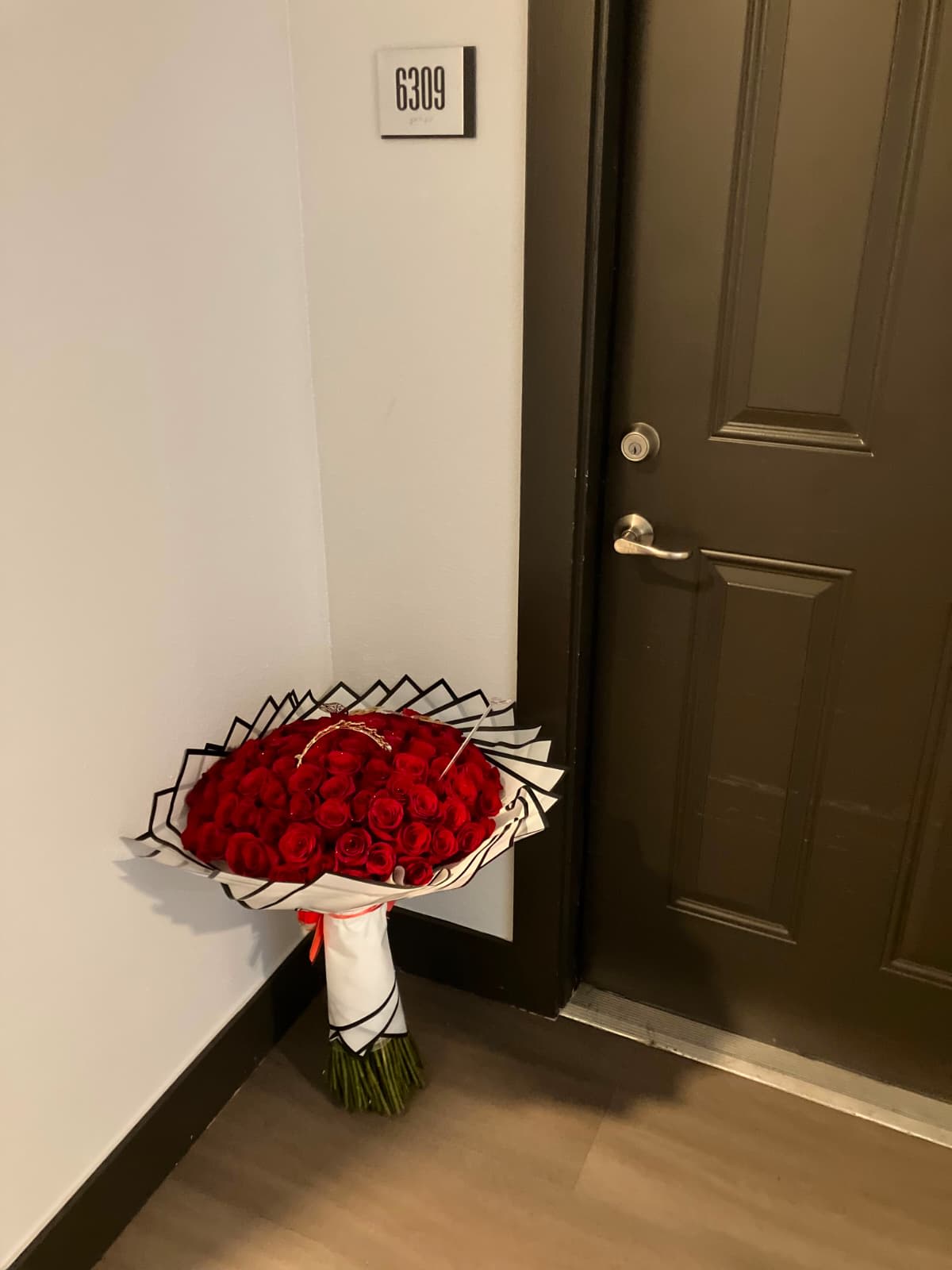 100 Roses