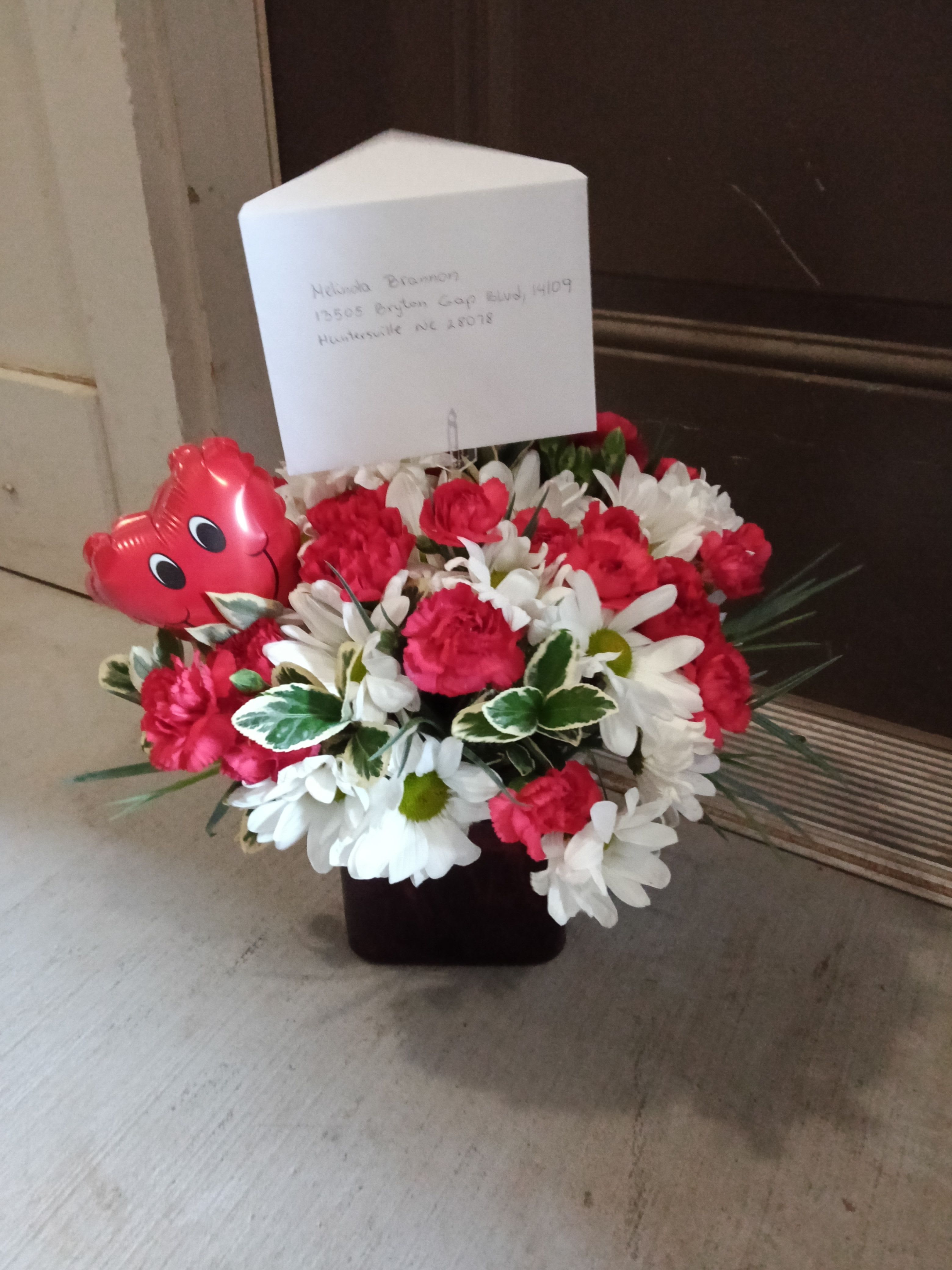 Cupid’s Delight Daisy & Carnation Arrangement