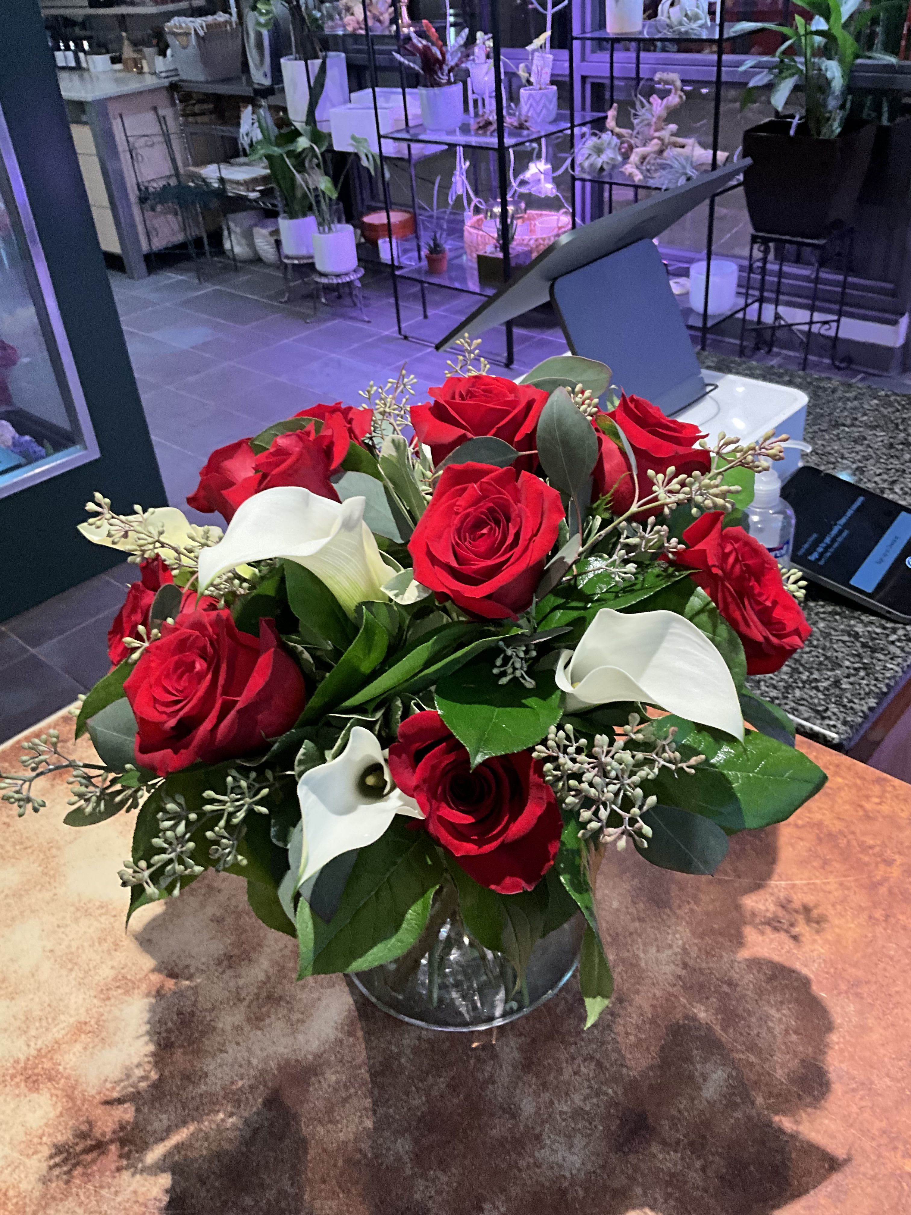 Be Still My Heart - Dozen Red Roses 