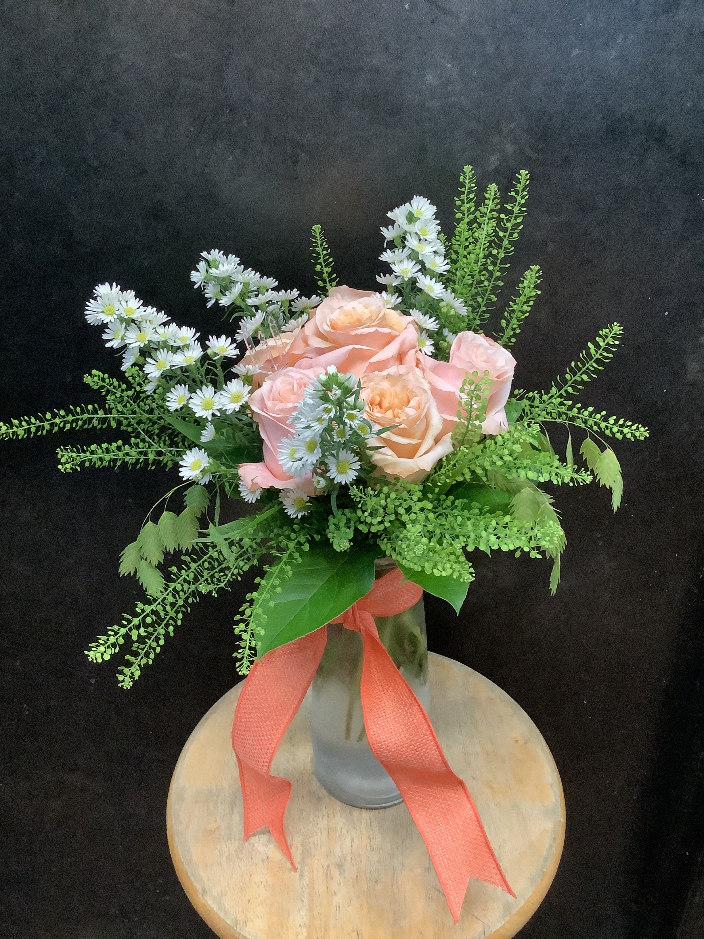 6 low and lush roses peach tones