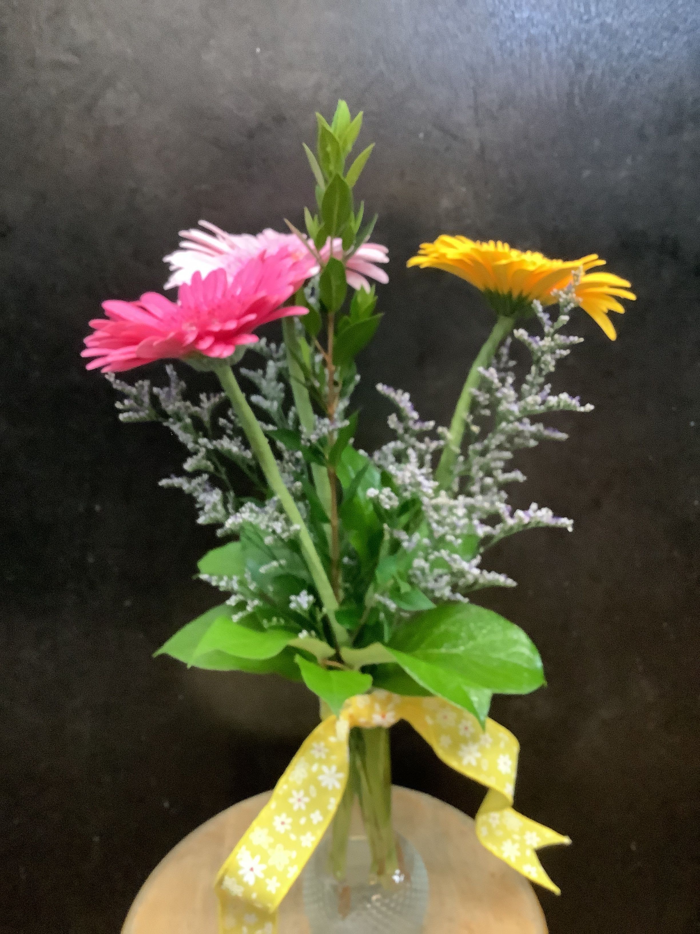 3 Gerbera budvase