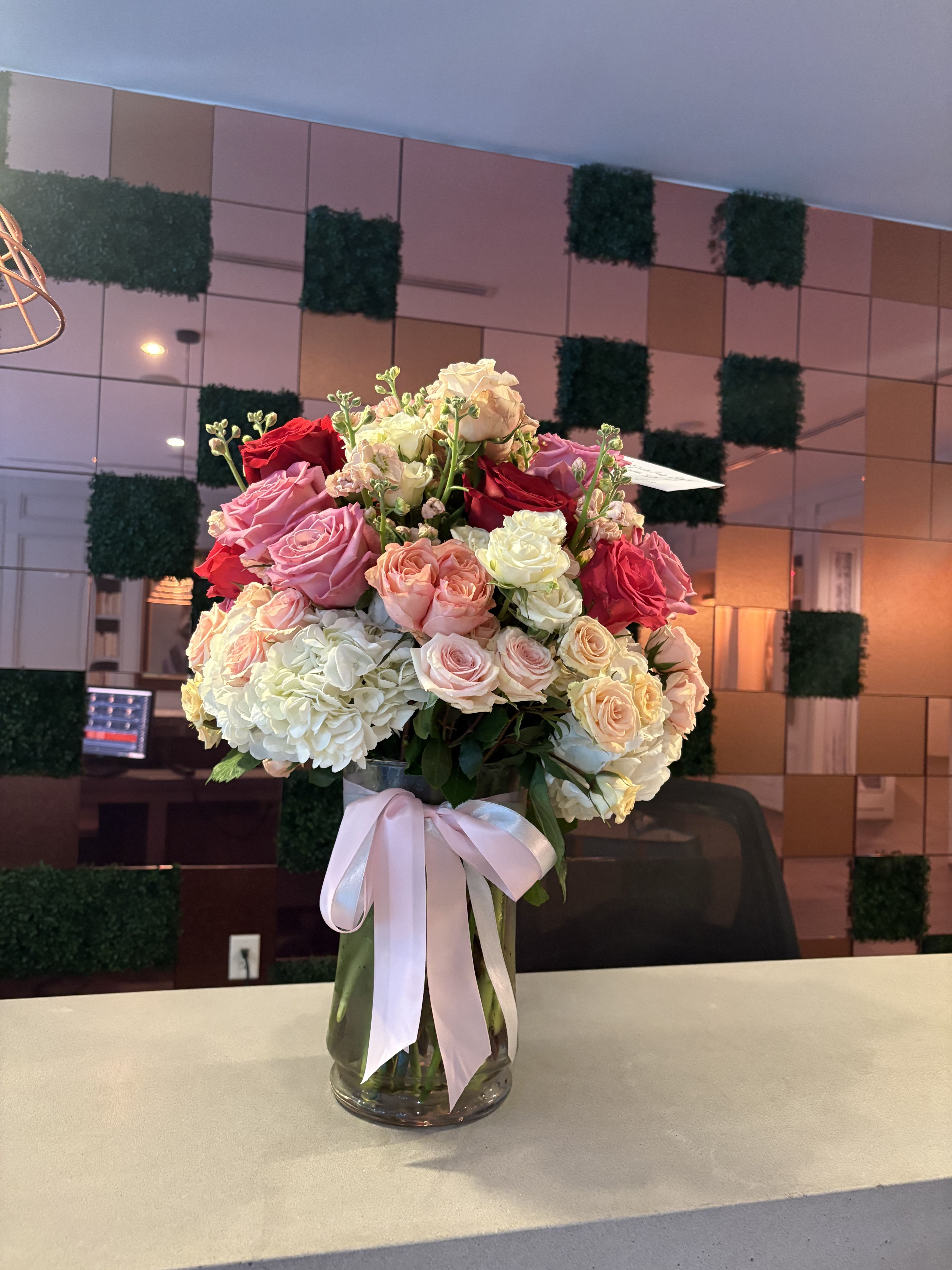 Luxe be a Lady by Teleflora