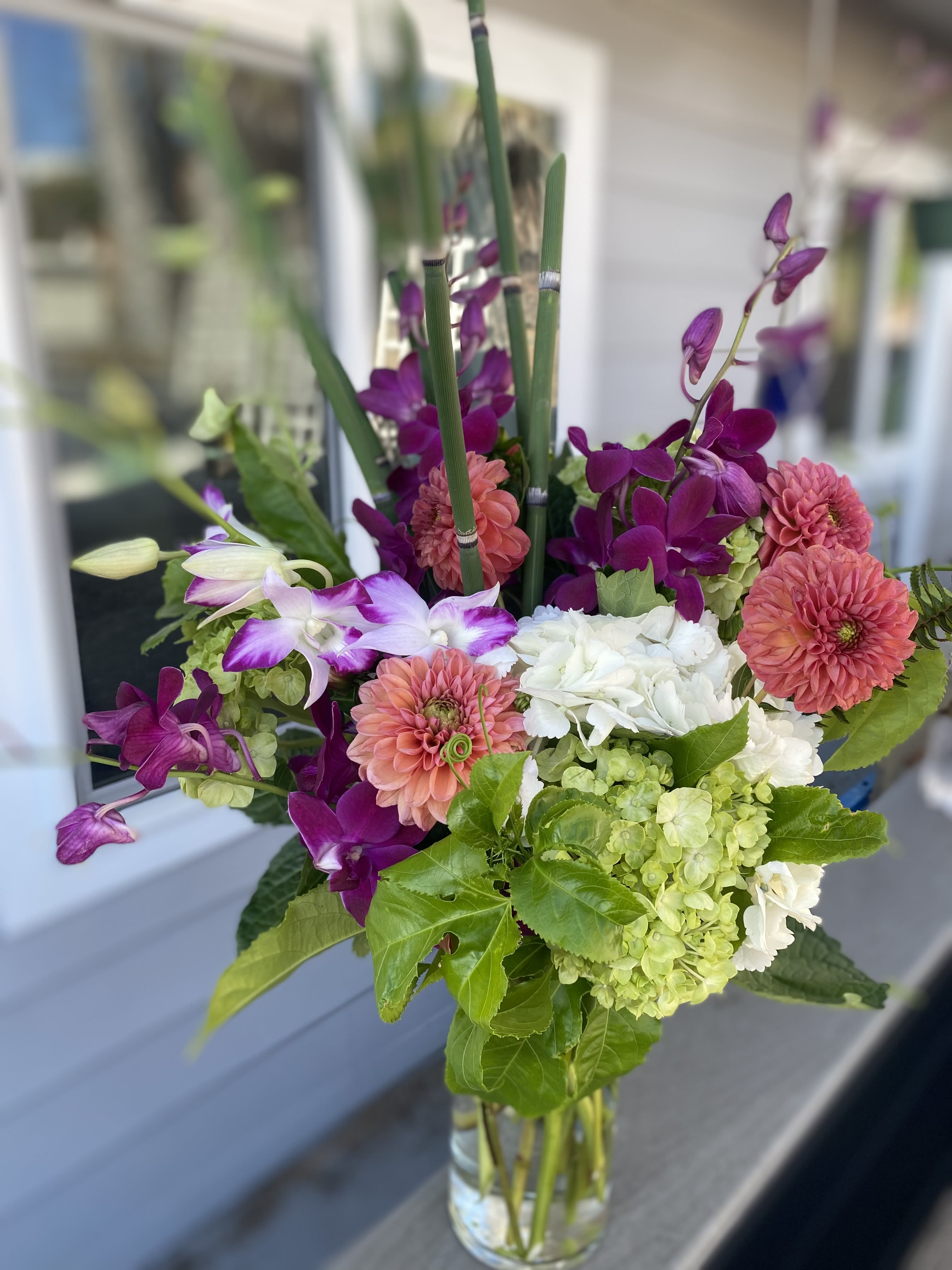 DESIGNER'S CHOICE - IN VASE - SURPRISE ME