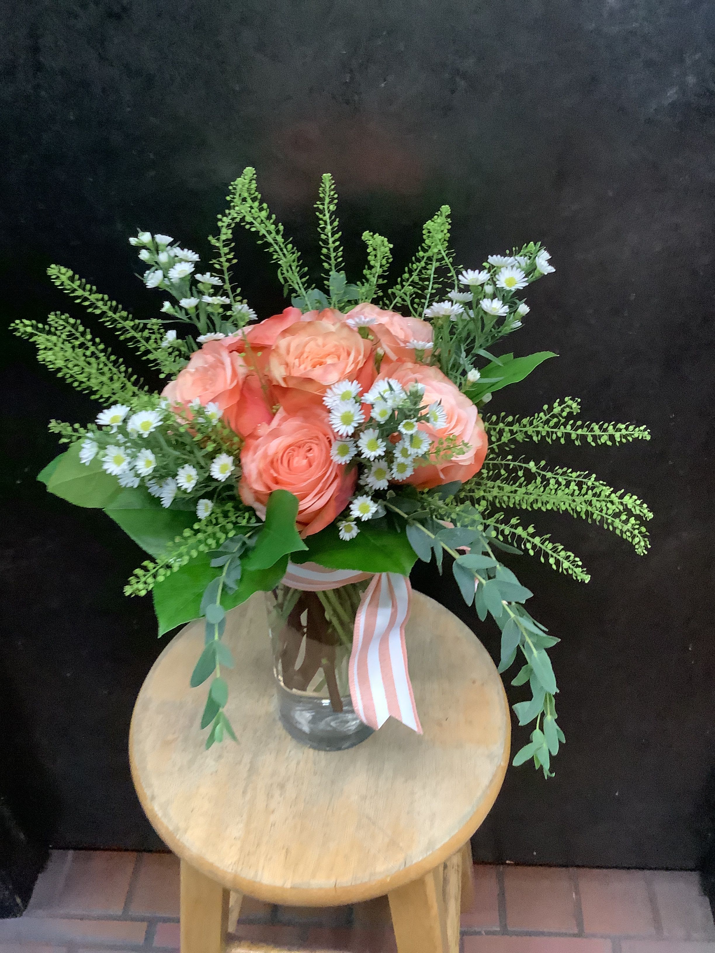 6 low and lush roses peach tones