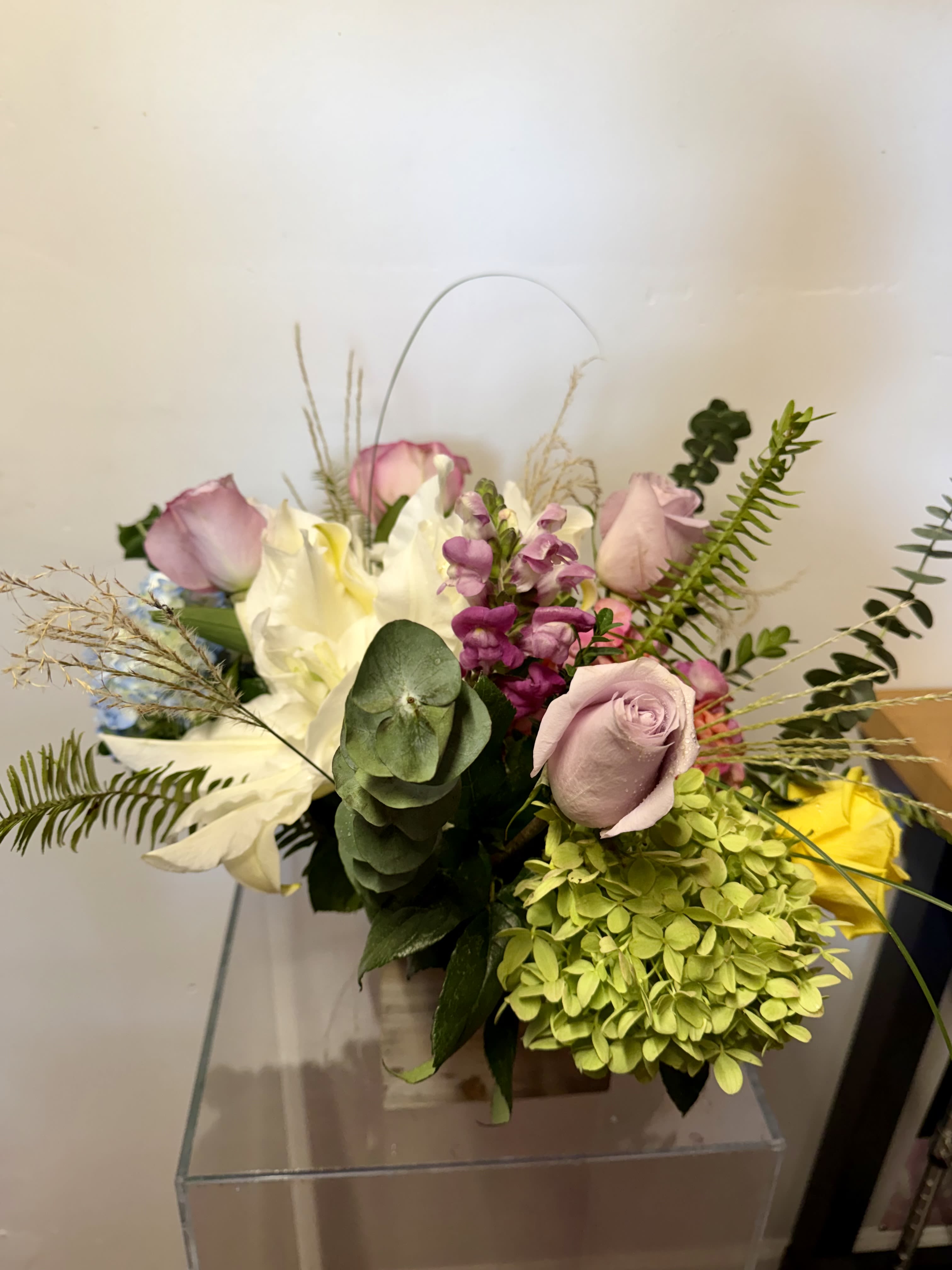 Seasonal Designer’s Choice - Premier Flowers Exclusive