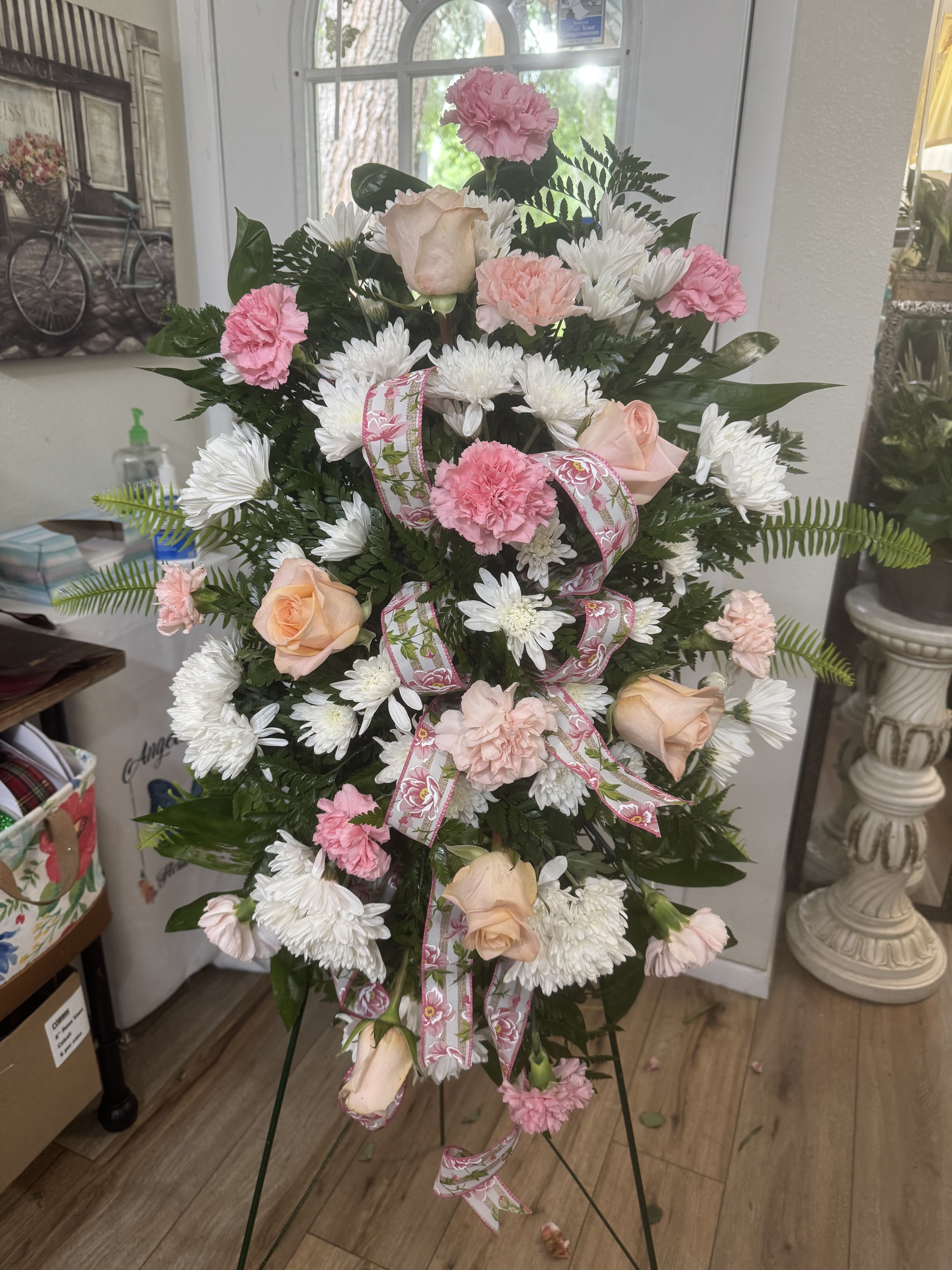Gentle Thoughts Spray by Teleflora