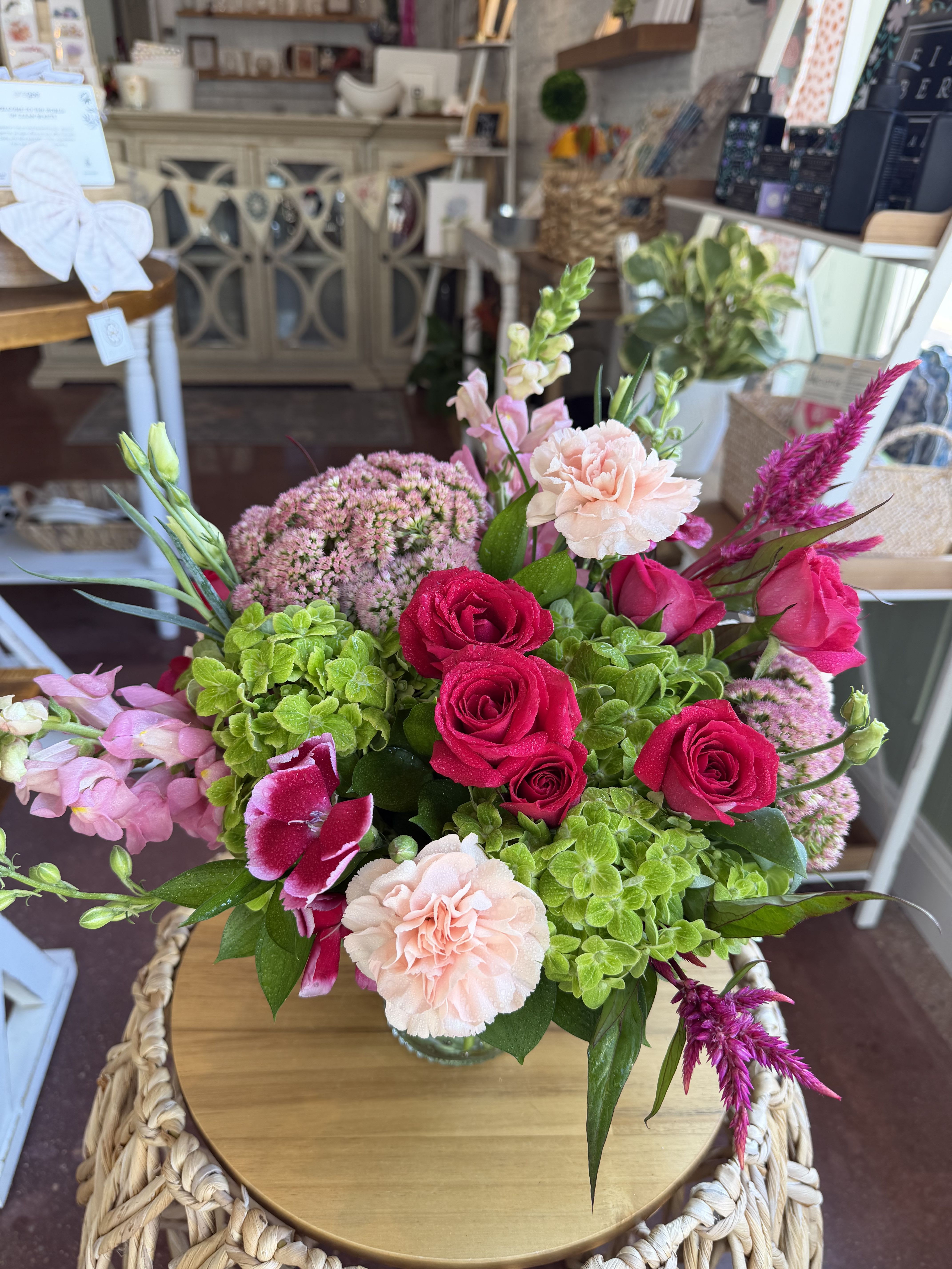 Hydrangea mix arrangement 