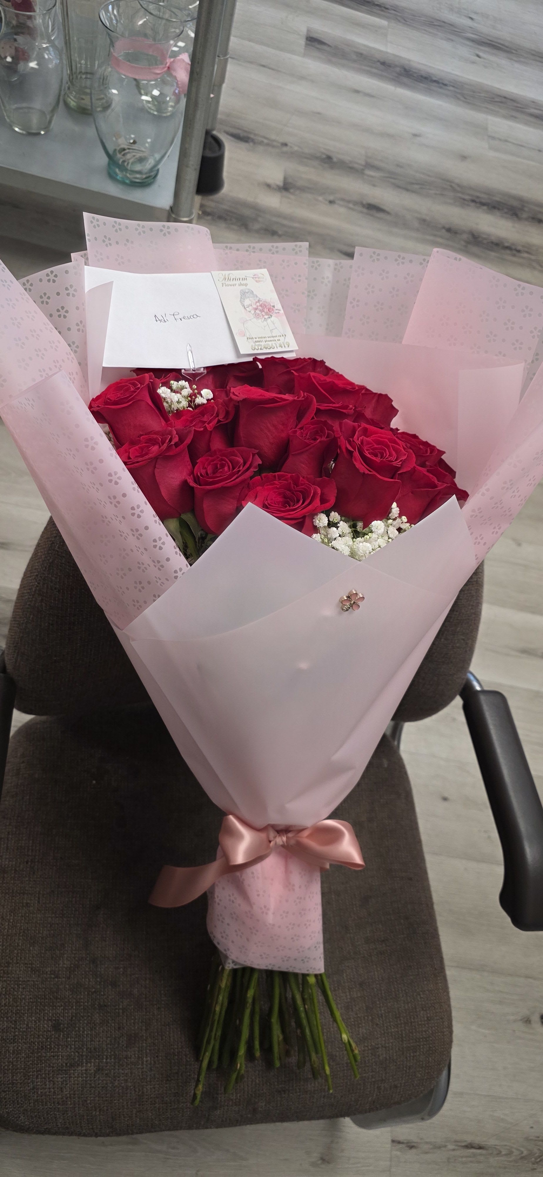 Ramo rosas rojas bouqueth papel rosa