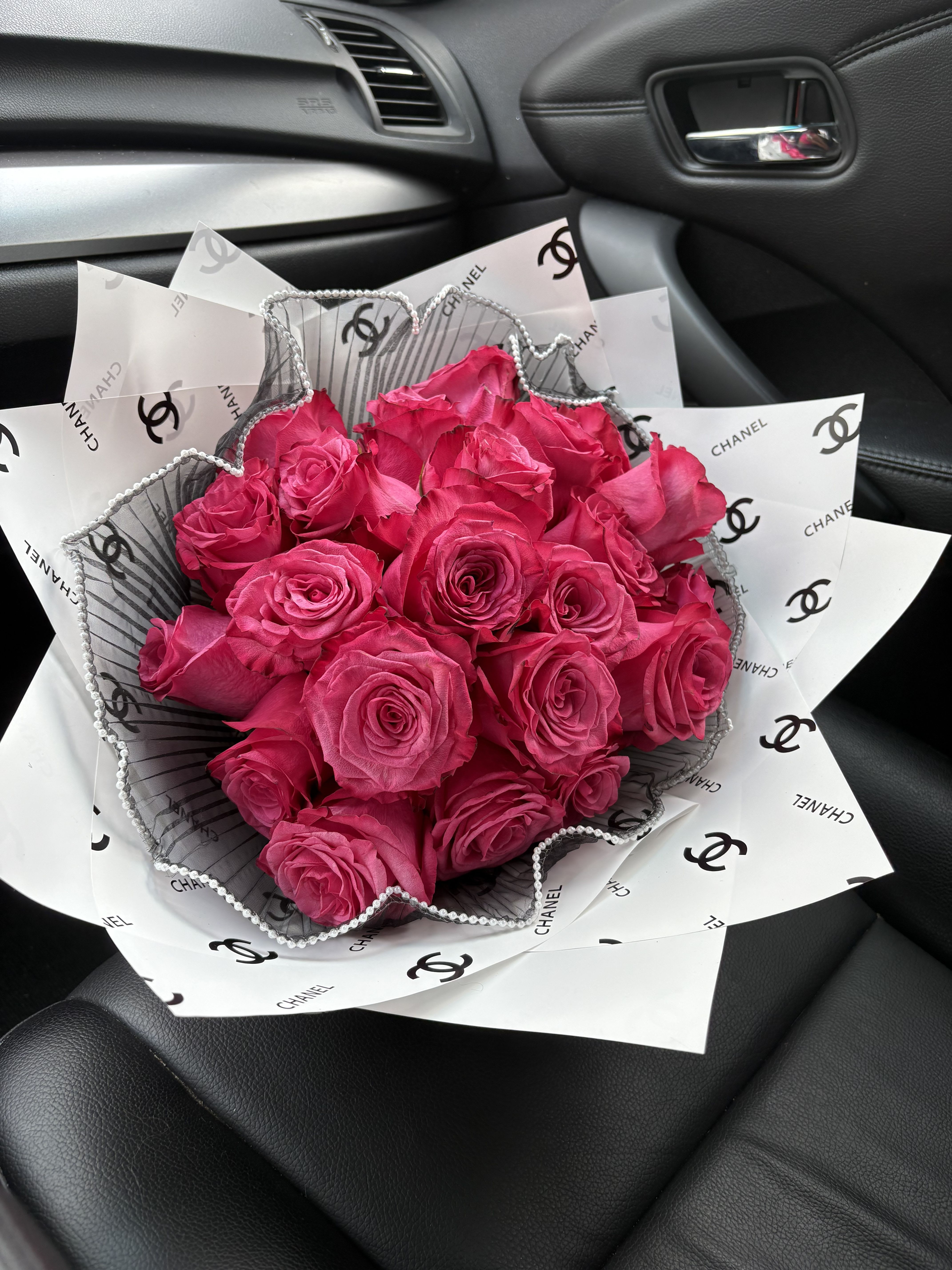 2 Dozen Pink Roses – Luxury Paper Rose Bouquet | Je’ La Diamond Luxe Gifts
