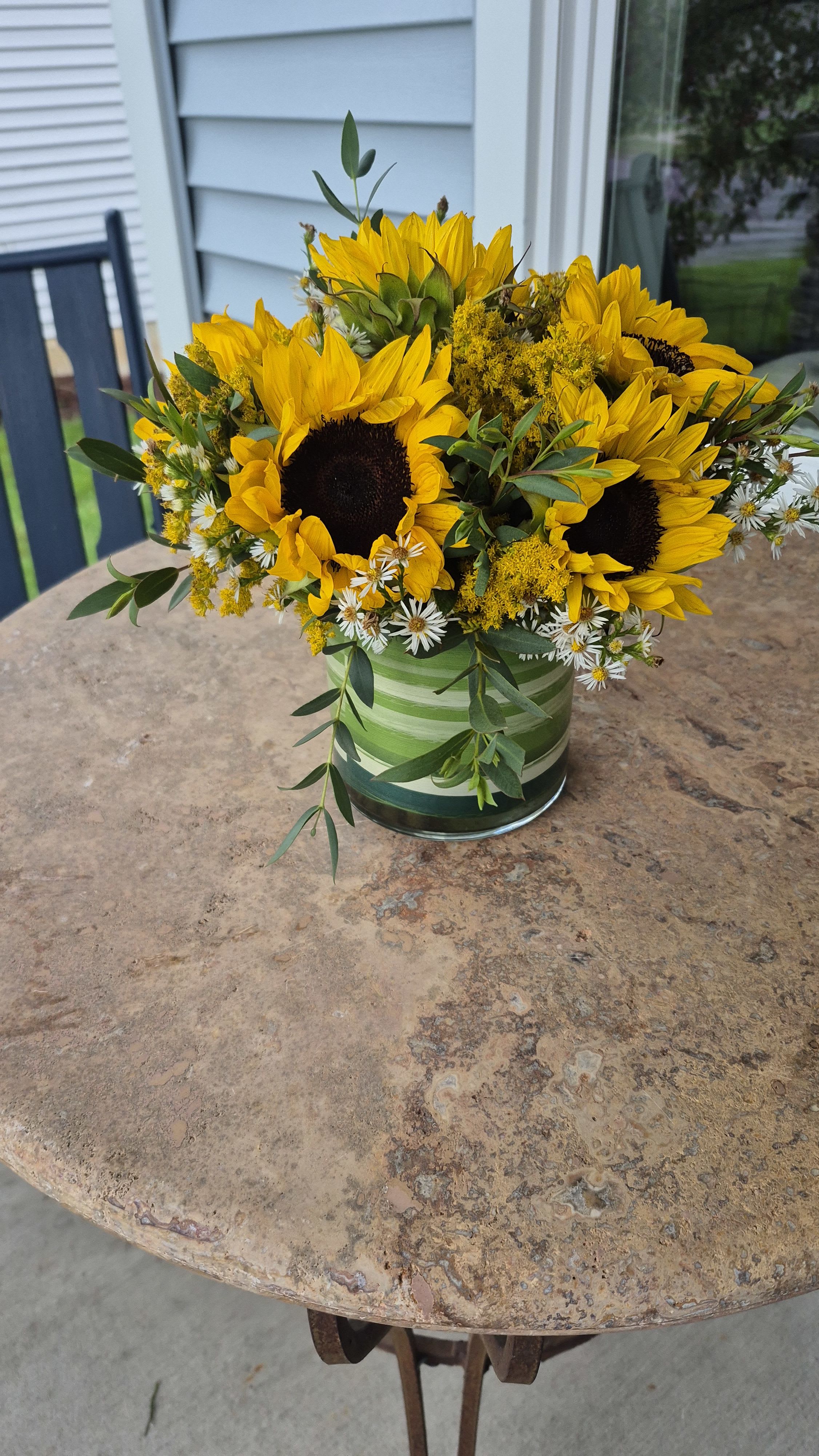Happy sunflowers