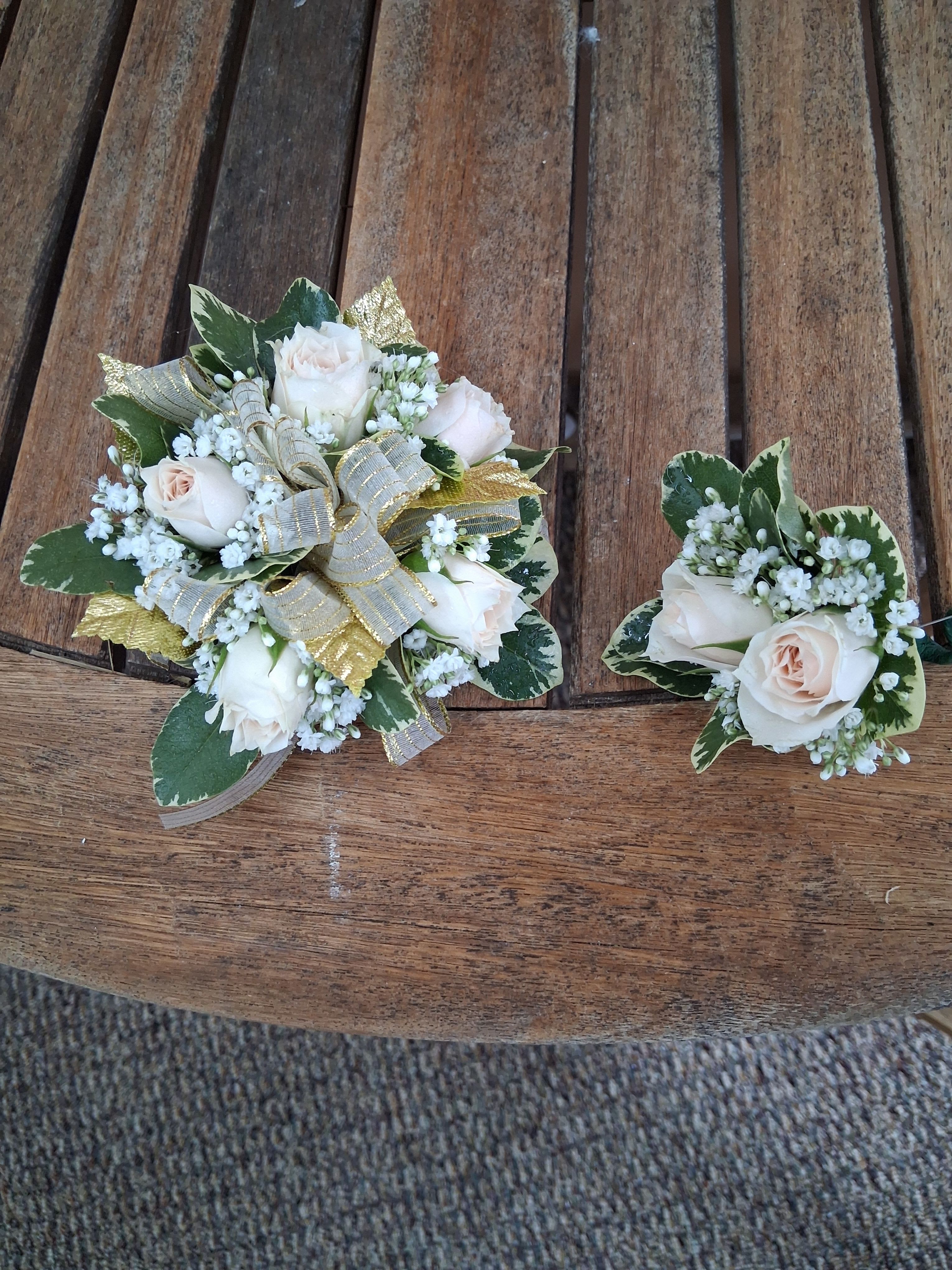 Boutonniere Pink Spray Rose 