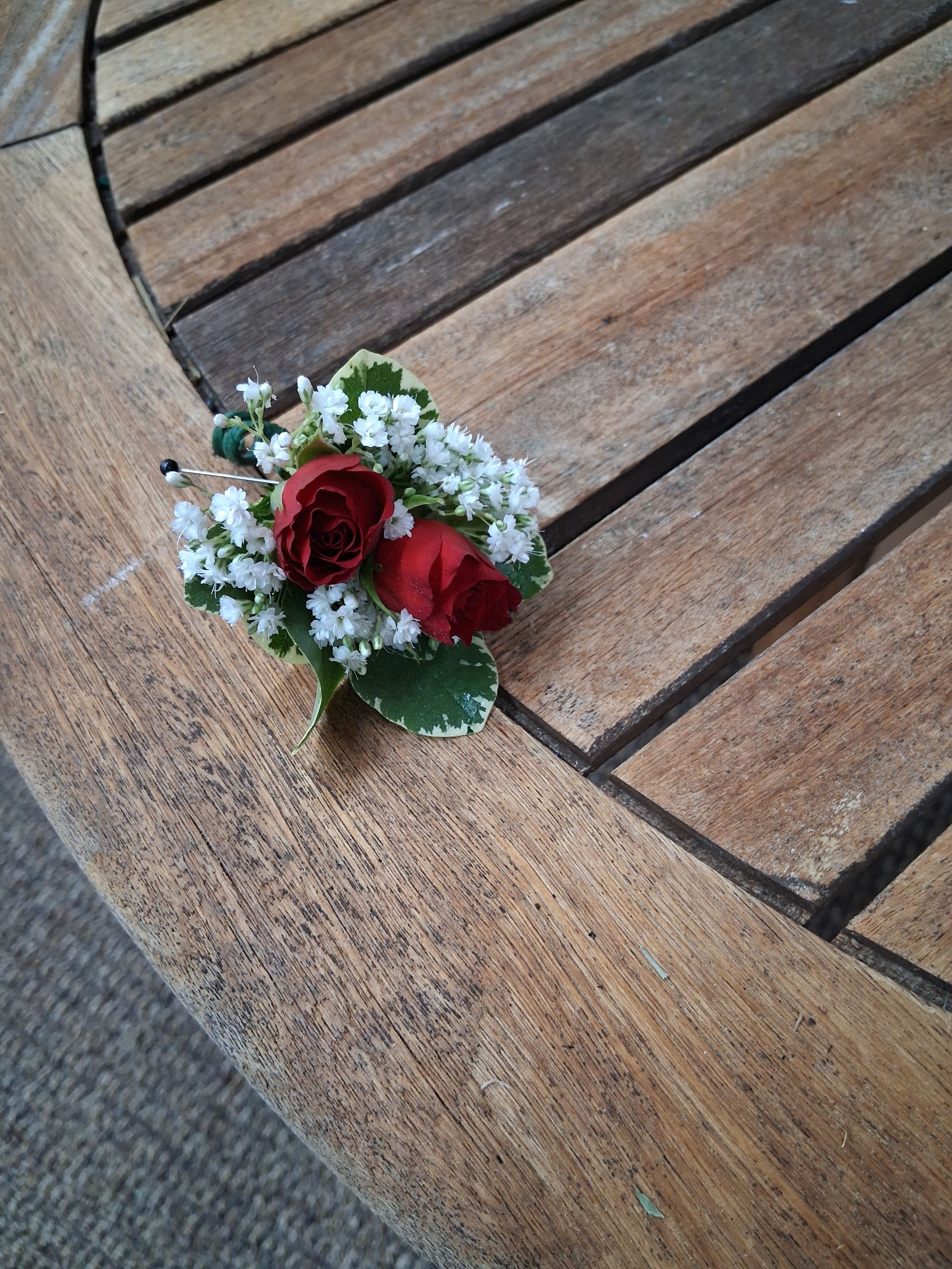 Boutonniere Red Spray Roses