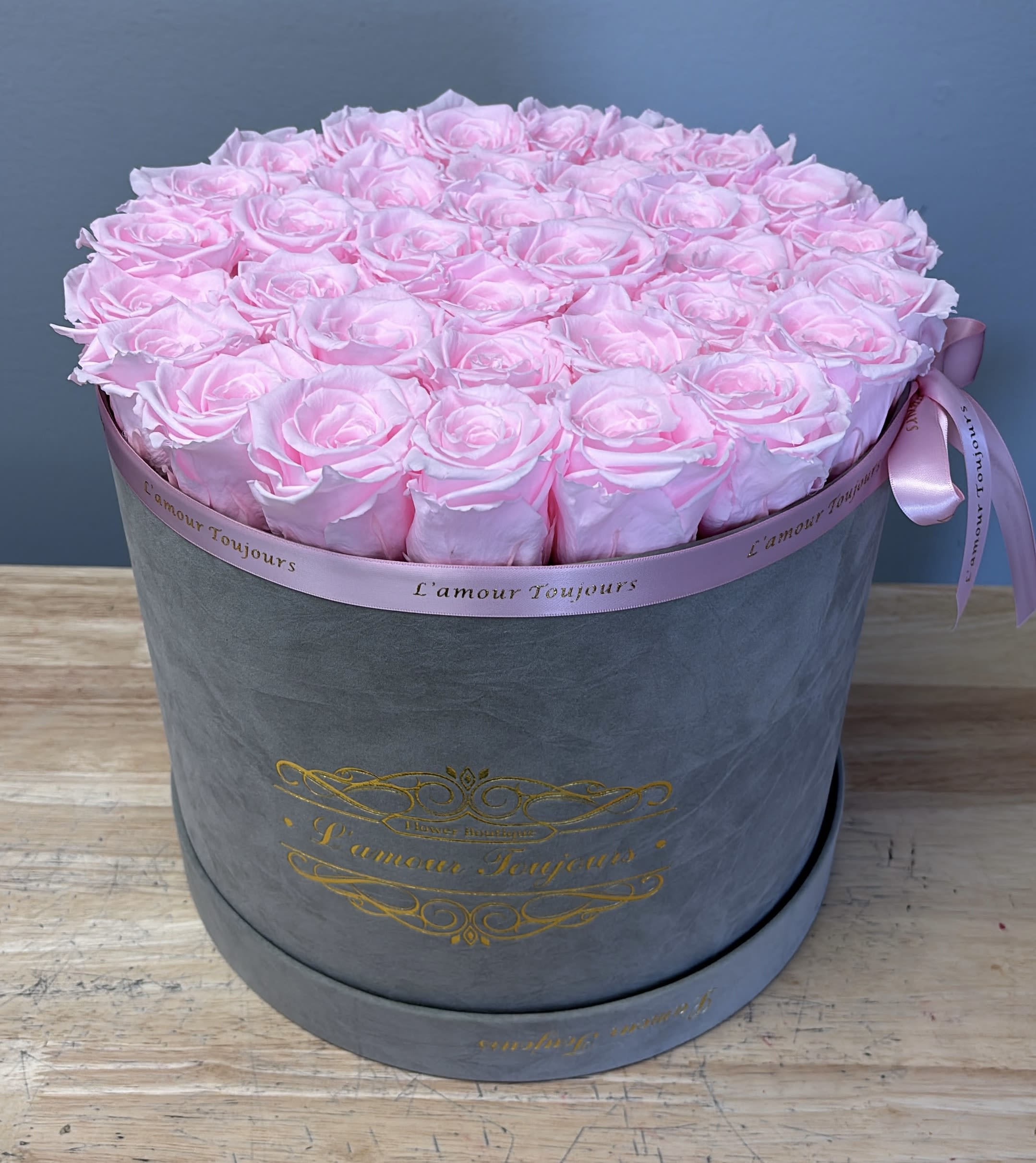 Everlasting Pink Signature Box - Real Roses that last up to 3 years