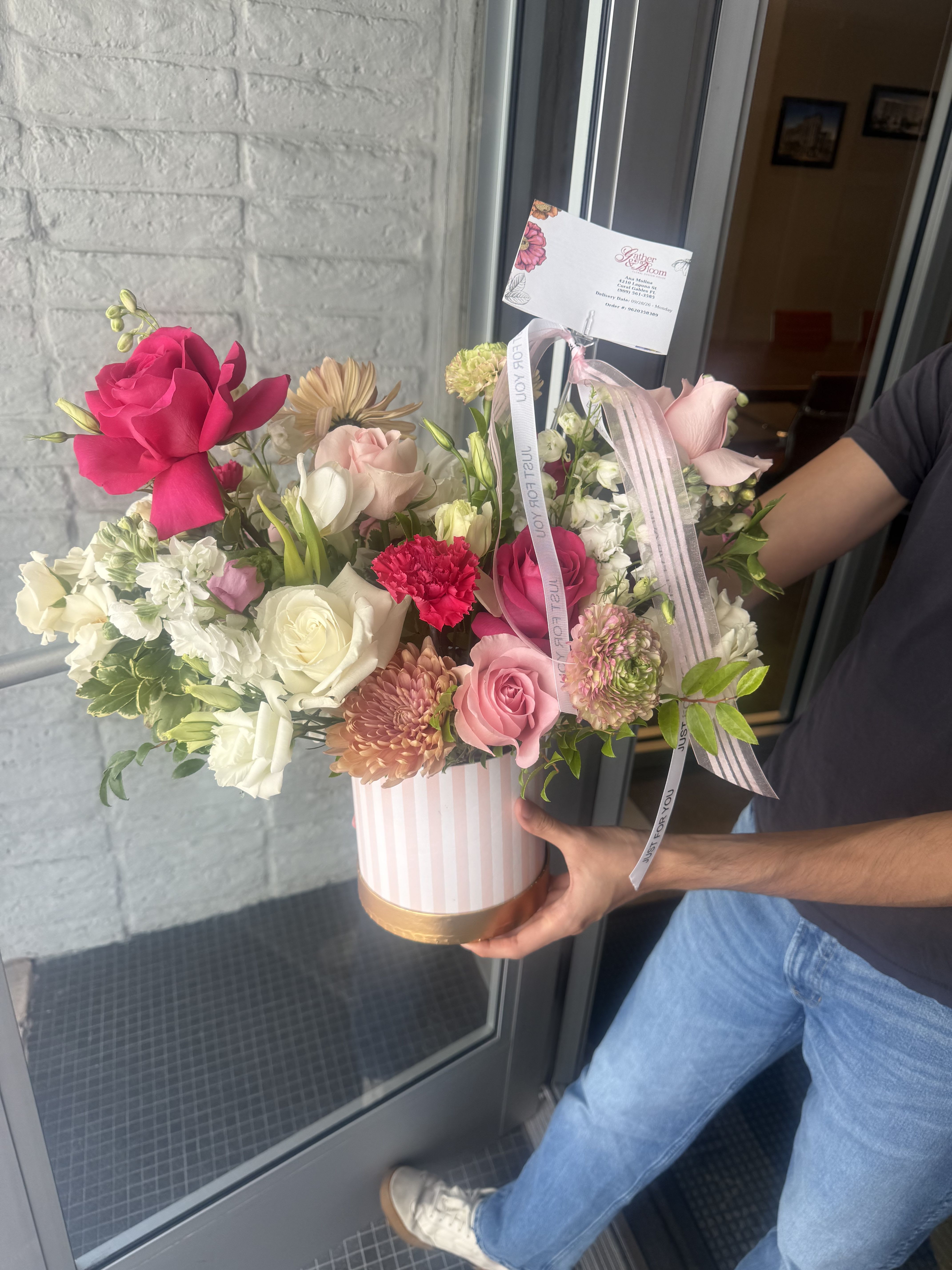 BOX OF BLOOMS - PREMIUM BLOOMS