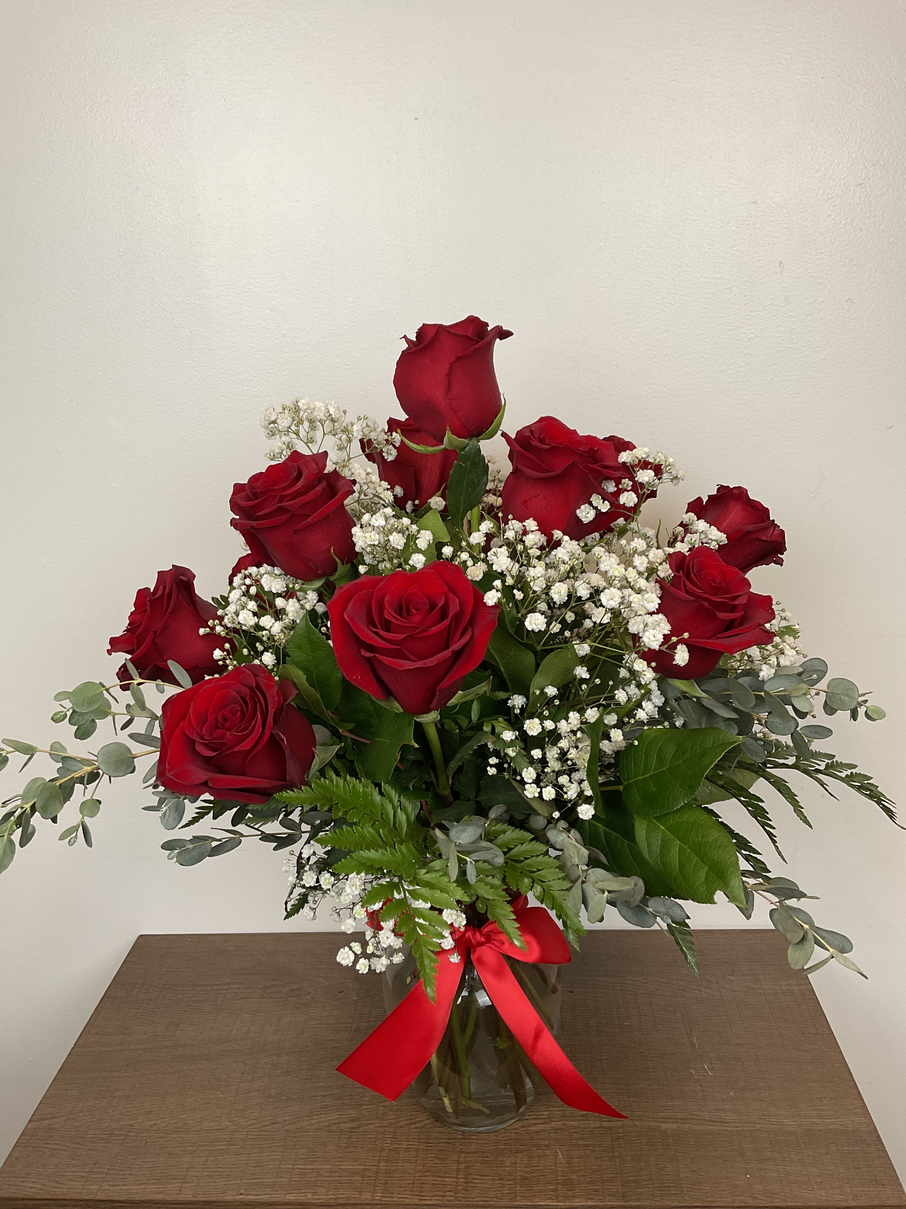 1 Dozen Short Stem Roses