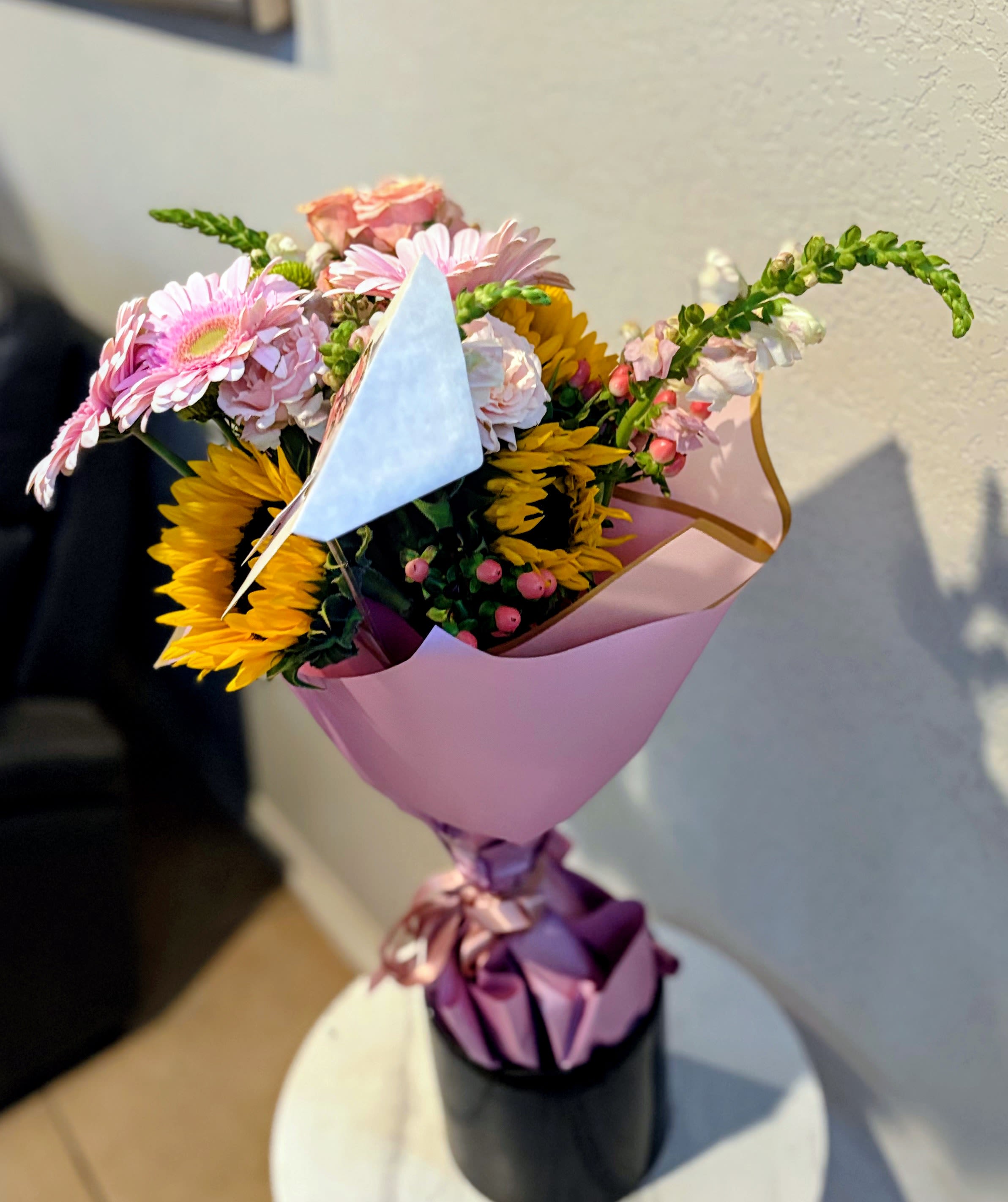 Golden Blush – Sunflower & Rose Luxury Bouquet