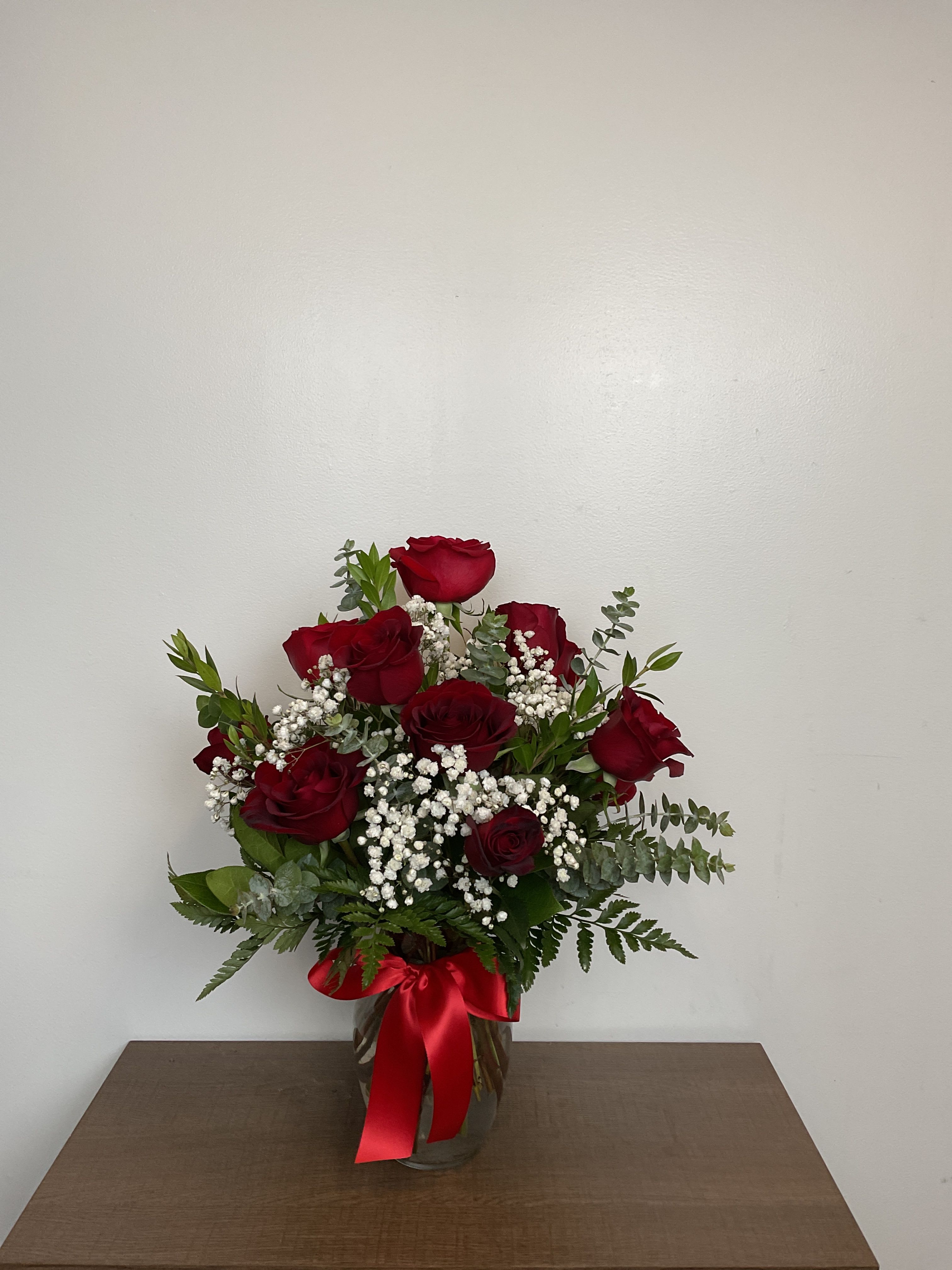 1 Dozen Short Stem Roses
