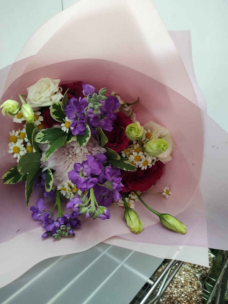 It's A Wrap By Art & Flowers