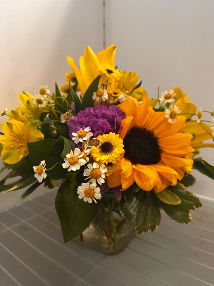 Sunny Days by Art & Flowers