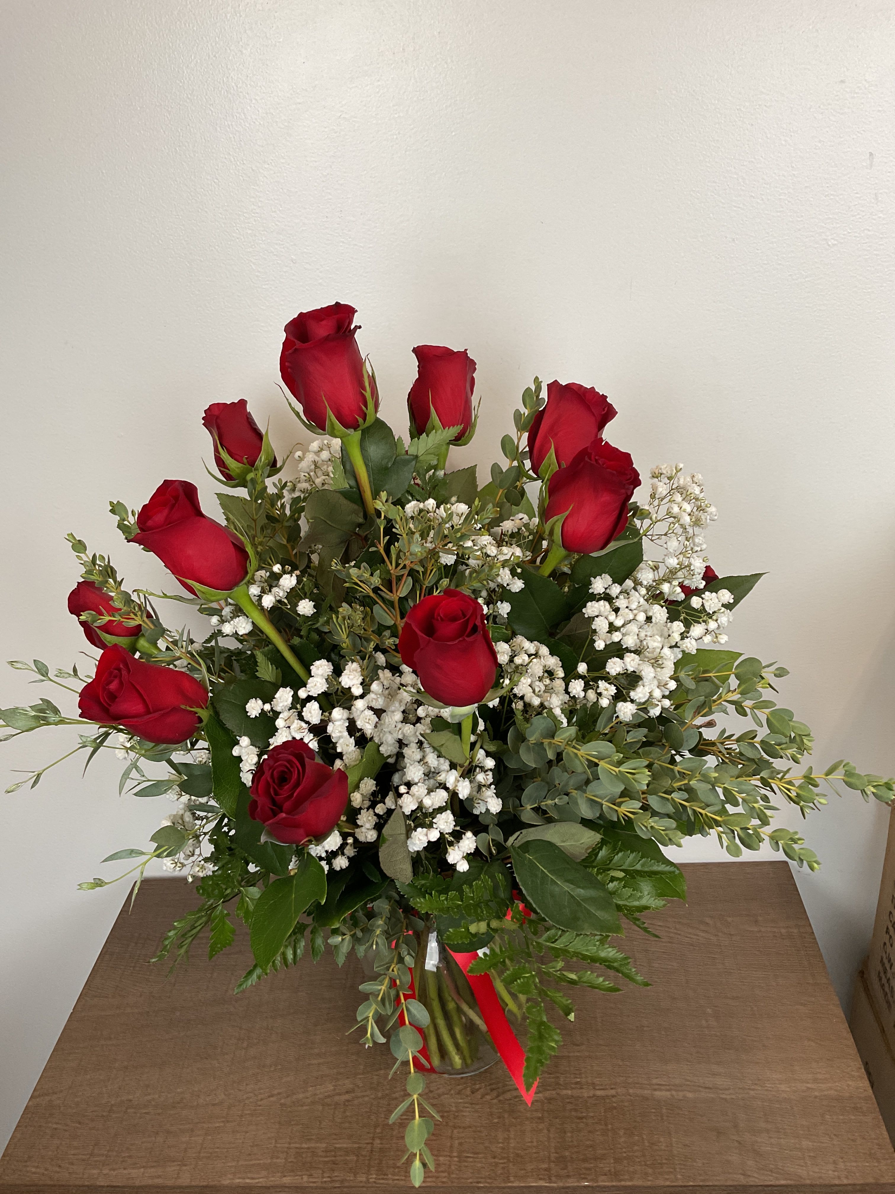 1 Dozen Short Stem Roses