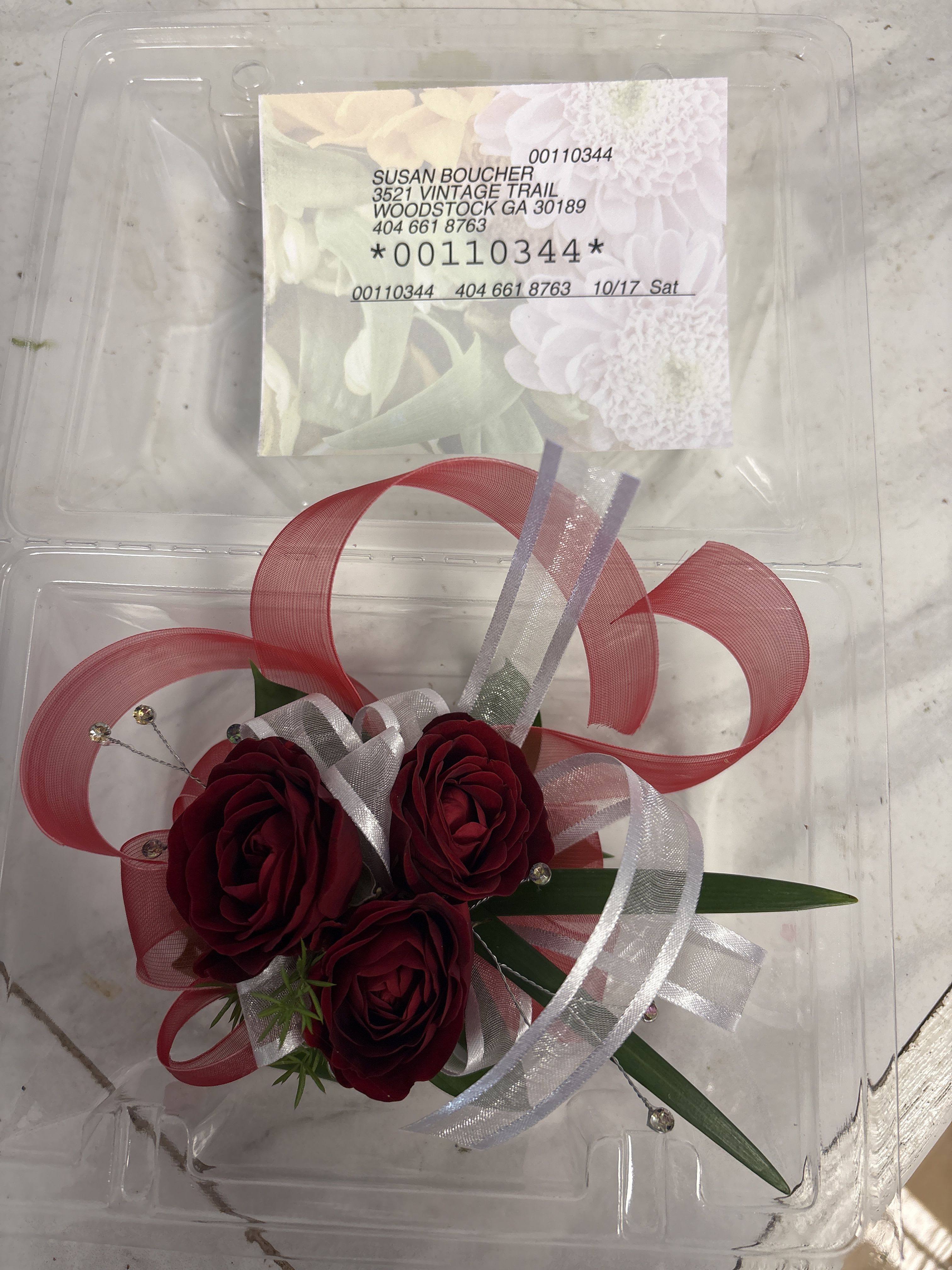 ROMATIC RED WRIST CORSAGE