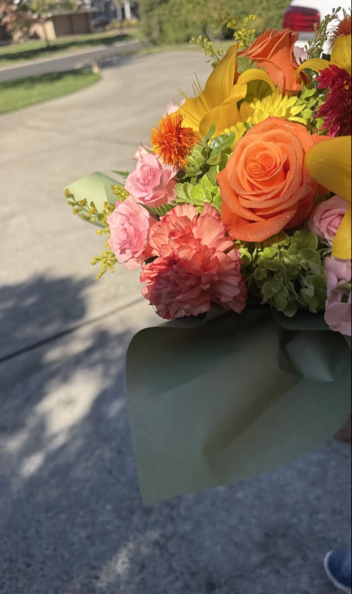 Teleflora's Tropical Punch Bouquet