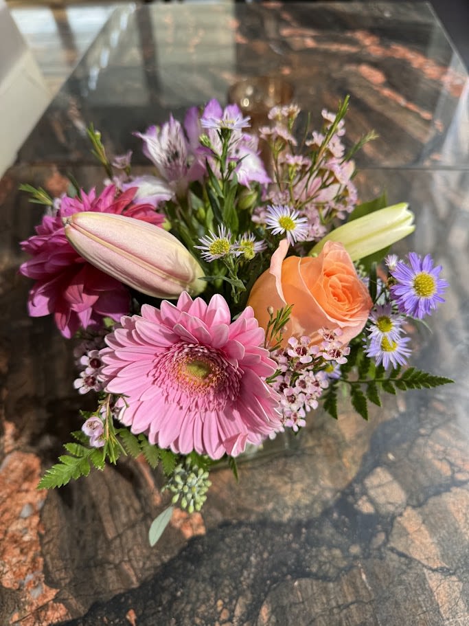 Seasonal Vase Subscription Service