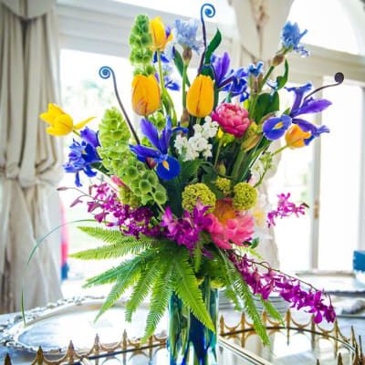Masterly selected and designed seasonal Mix Floral