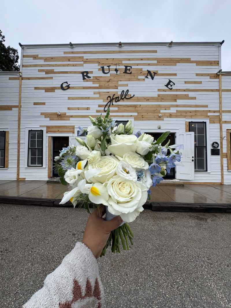White and blue flower bouquet